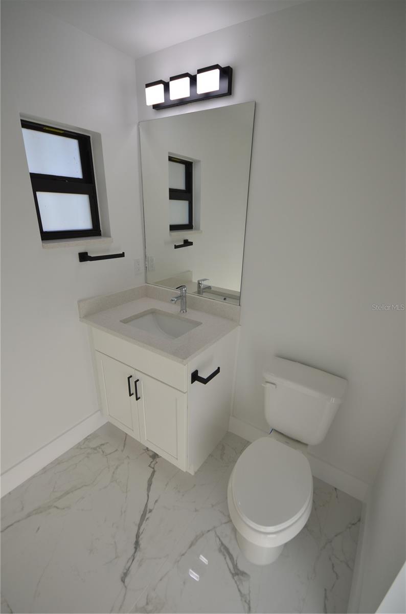 1242 Hathor St E Property Photo 25