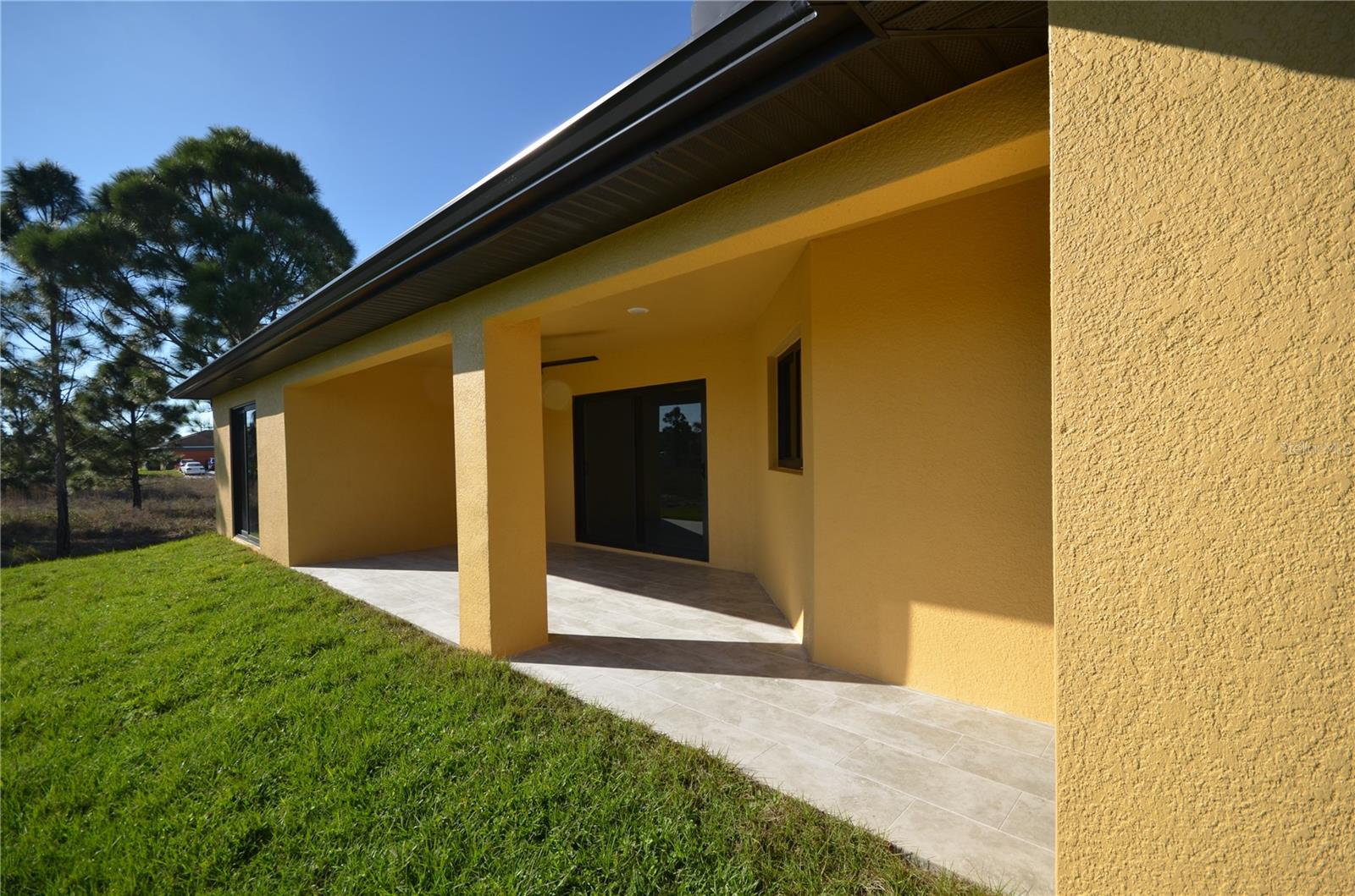 1242 Hathor St E Property Photo 44