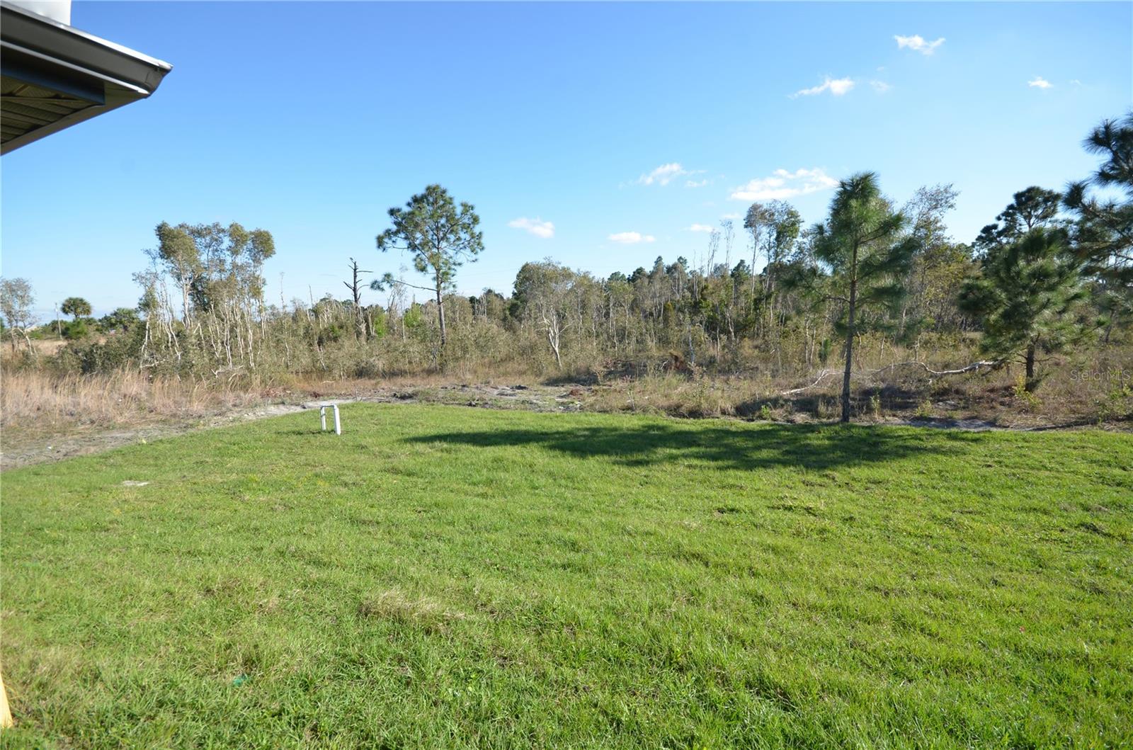1242 Hathor St E Property Photo 48