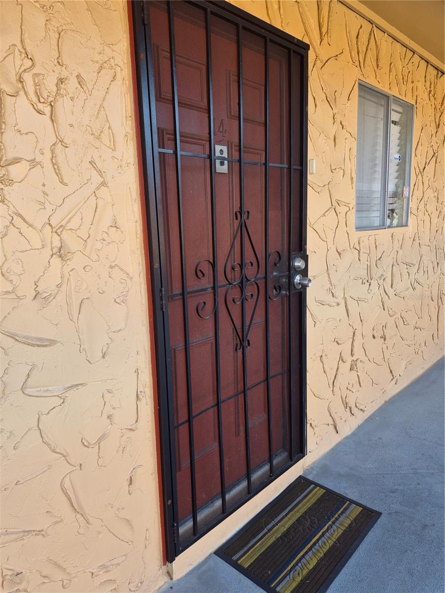 O6358716 Property Photo 3