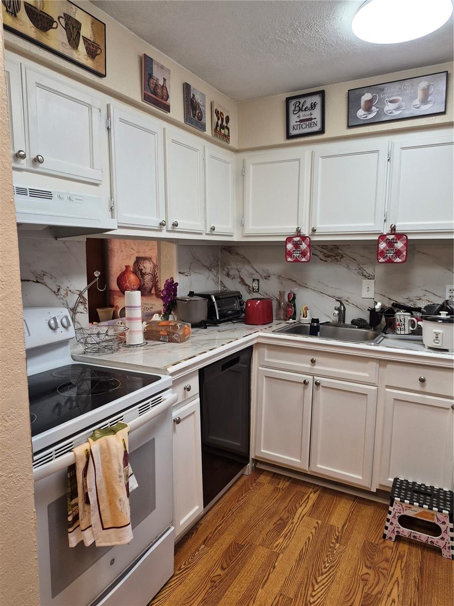 O6358716 Property Photo 4