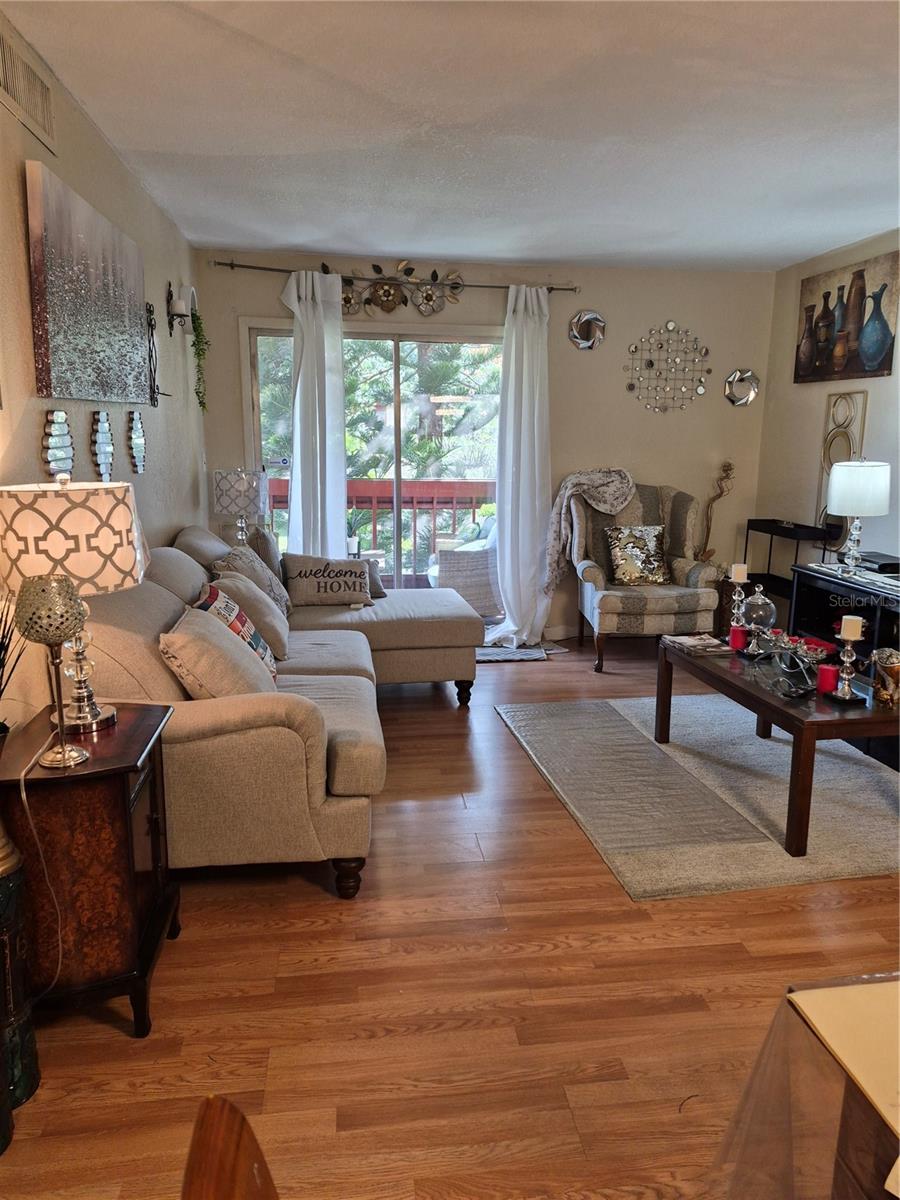 O6358716 Property Photo 6