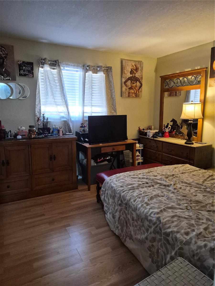 O6358716 Property Photo 11