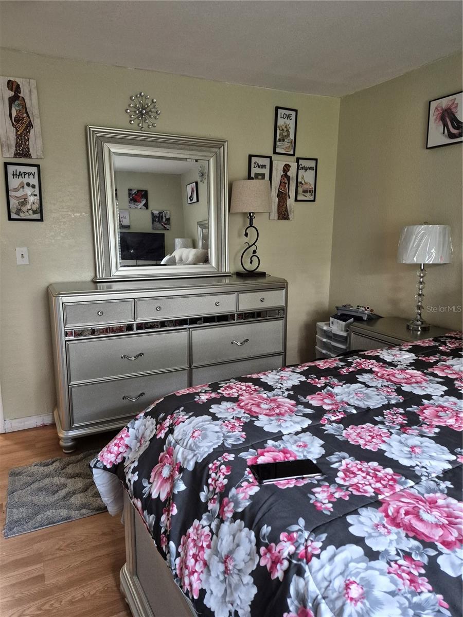 O6358716 Property Photo 13