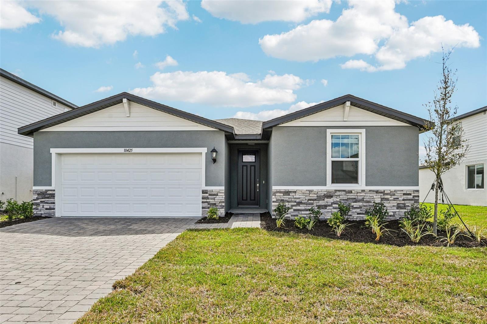 10425 Abundance Grove Way Property Photo 1