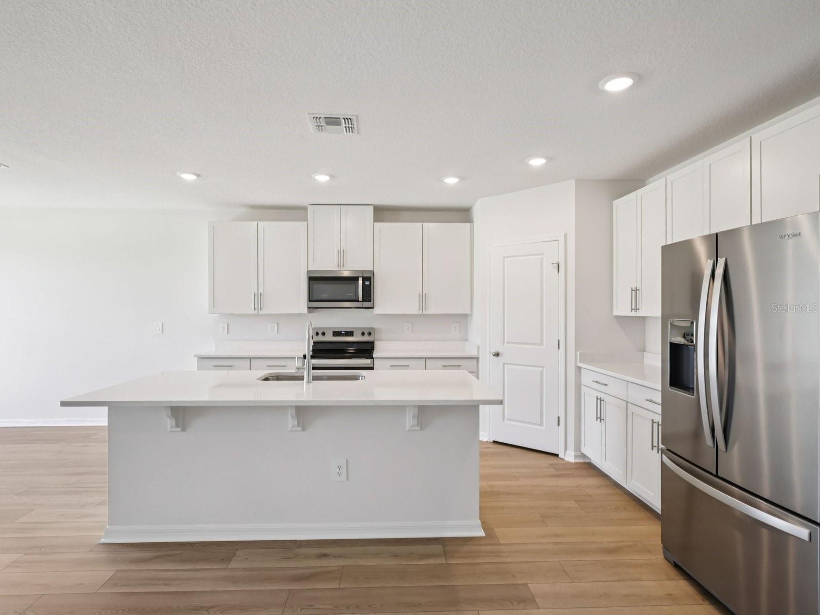 10425 Abundance Grove Way Property Photo 6