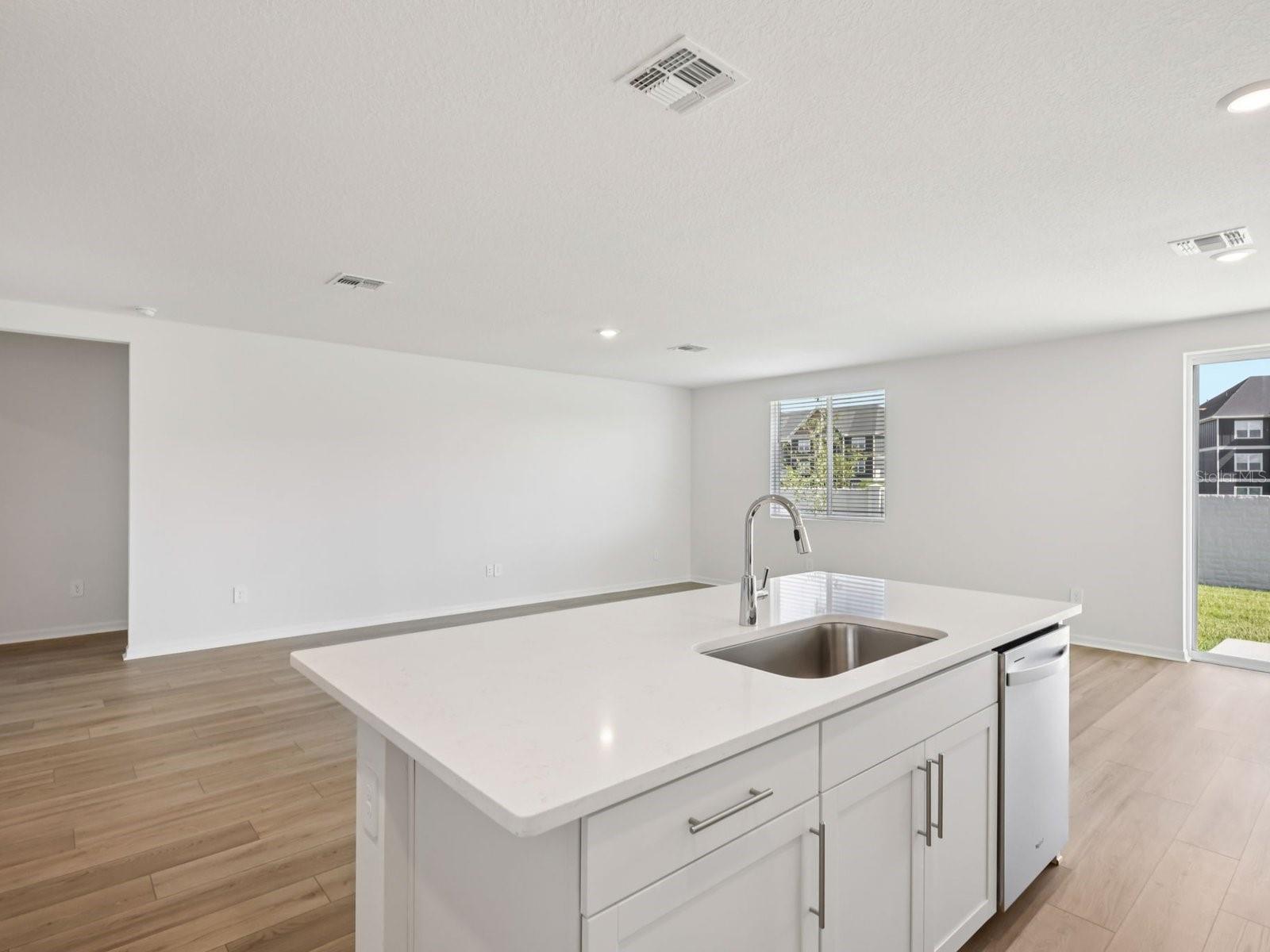 10425 Abundance Grove Way Property Photo 11
