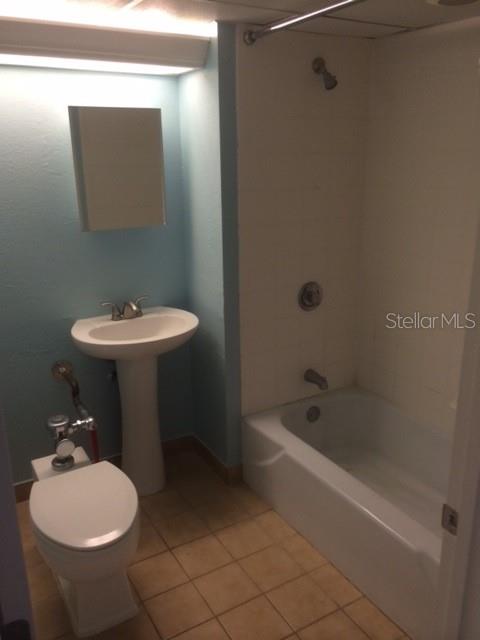 151 E Washington St #209 Property Photo 15