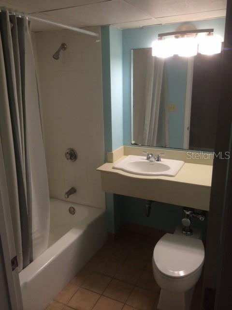 151 E Washington St #209 Property Photo 19