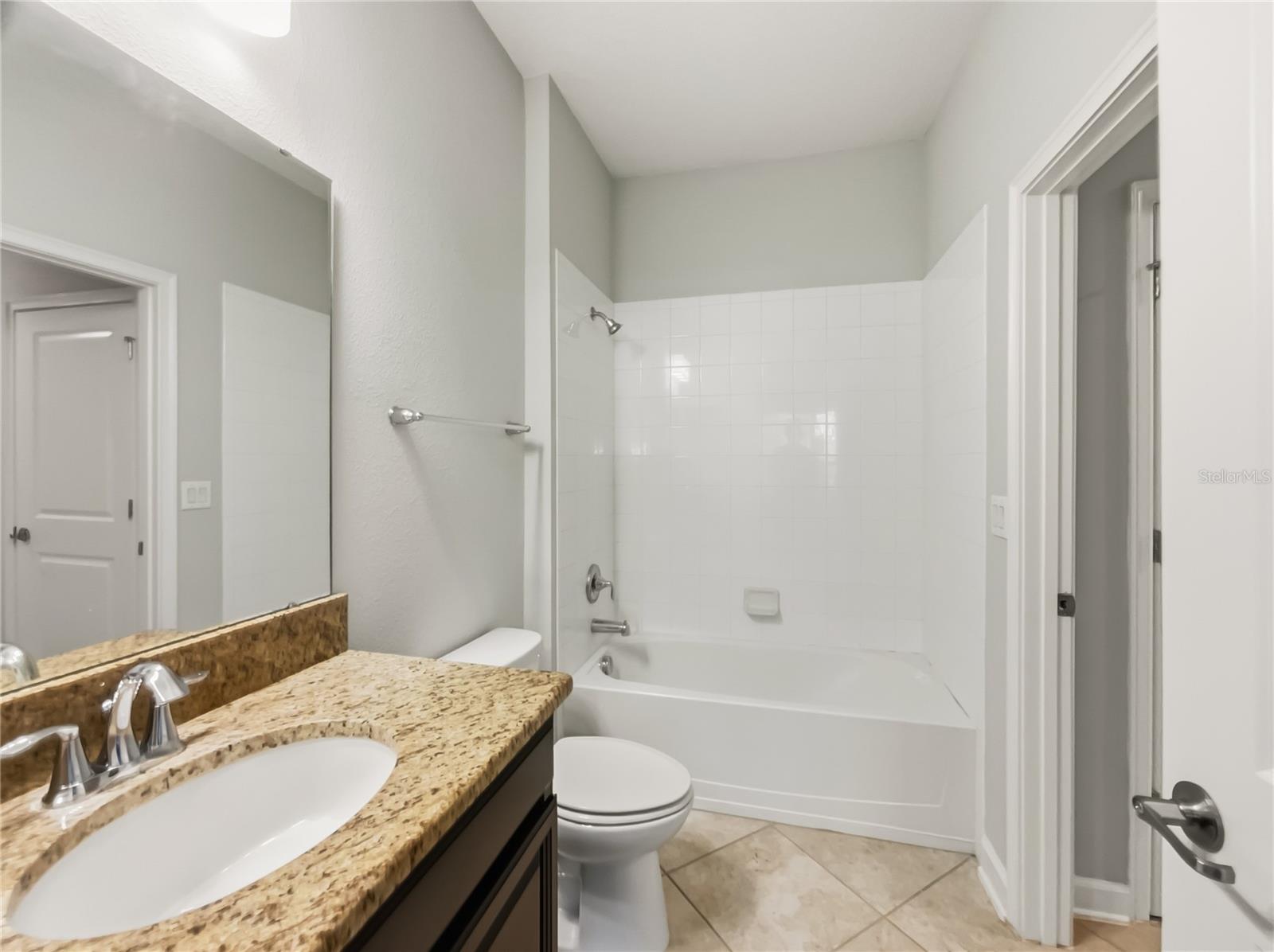 3542 Fairwaters Ct #d Property Photo 15