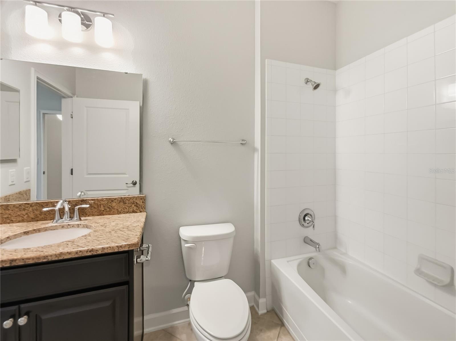 3542 Fairwaters Ct #d Property Photo 16