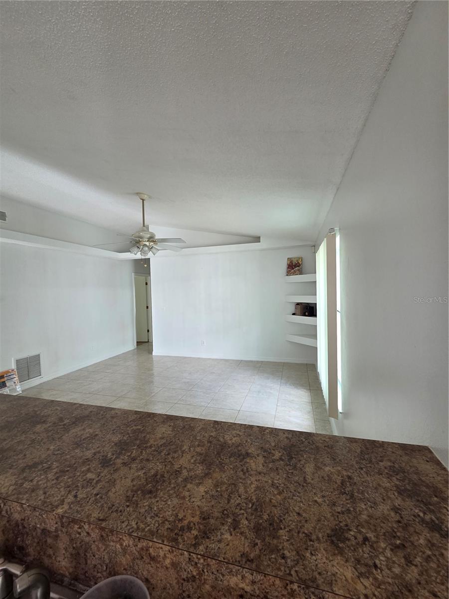 1033 Hamlet Dr Property Photo 2