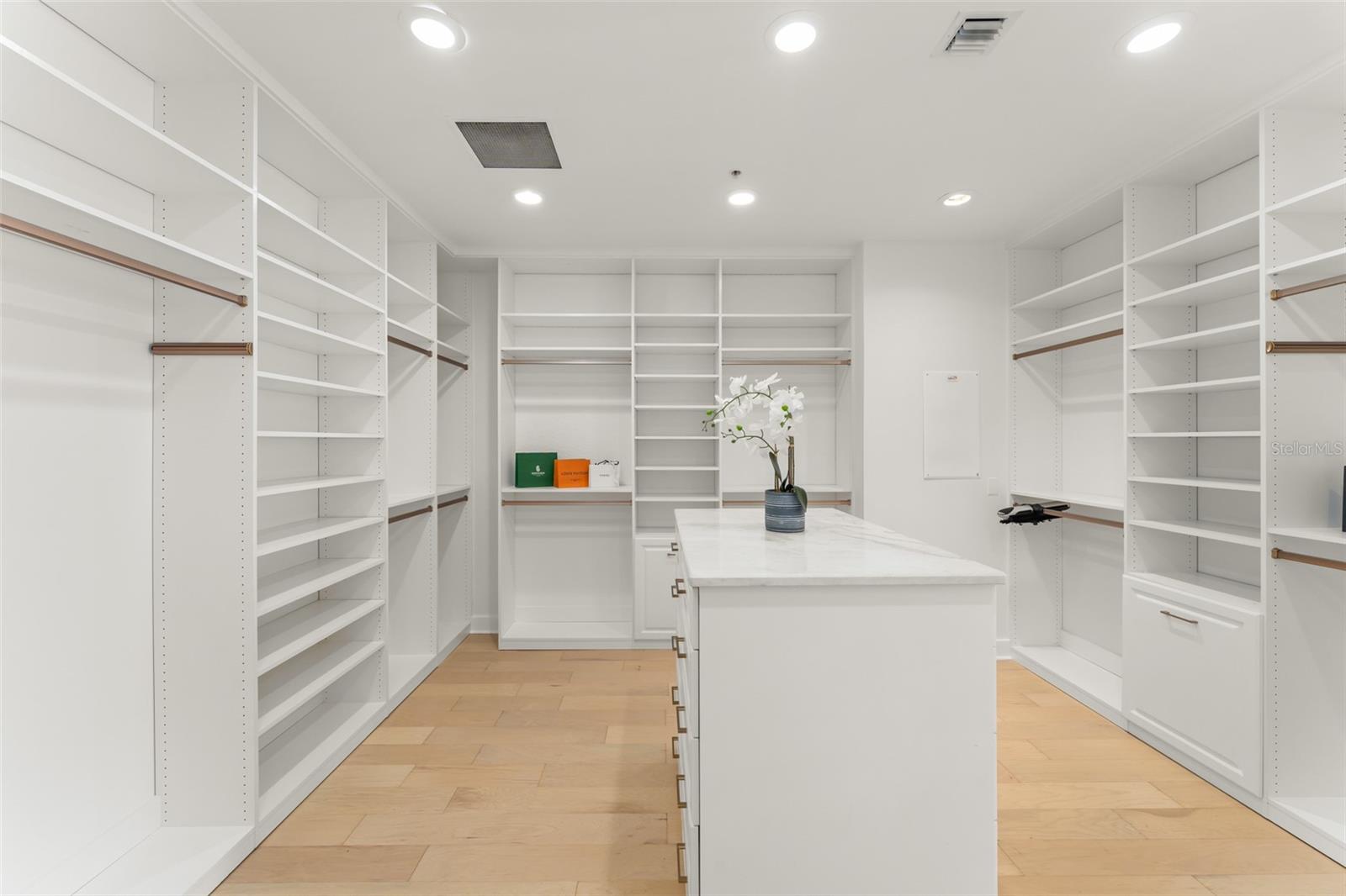 150 E Robinson St #ph3504 Property Photo 21