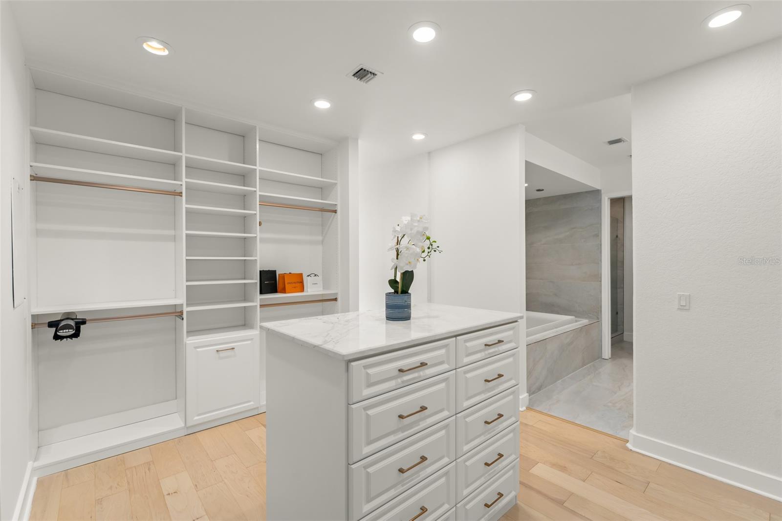 150 E Robinson St #ph3504 Property Photo 22