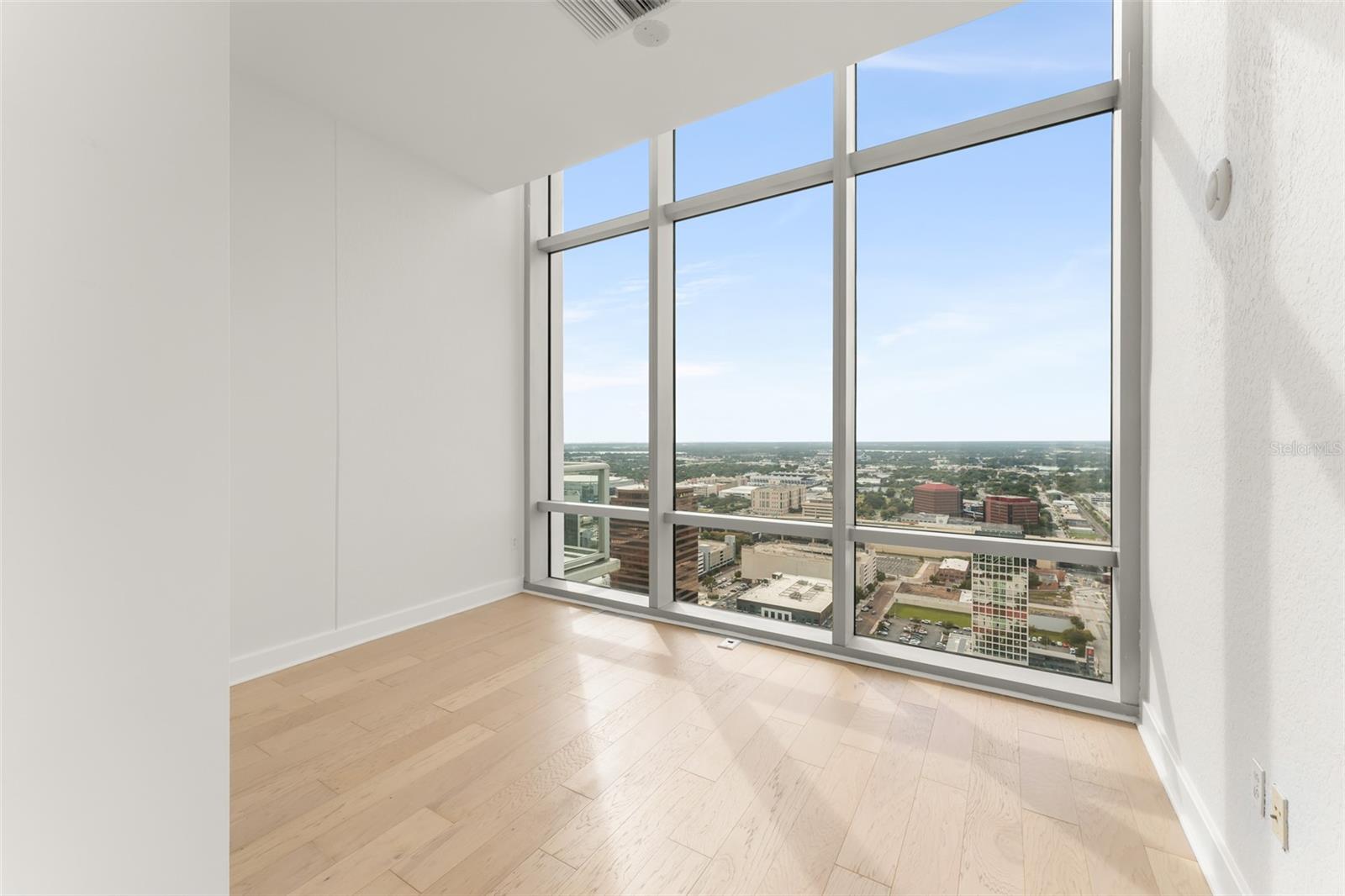 150 E Robinson St #ph3504 Property Photo 28