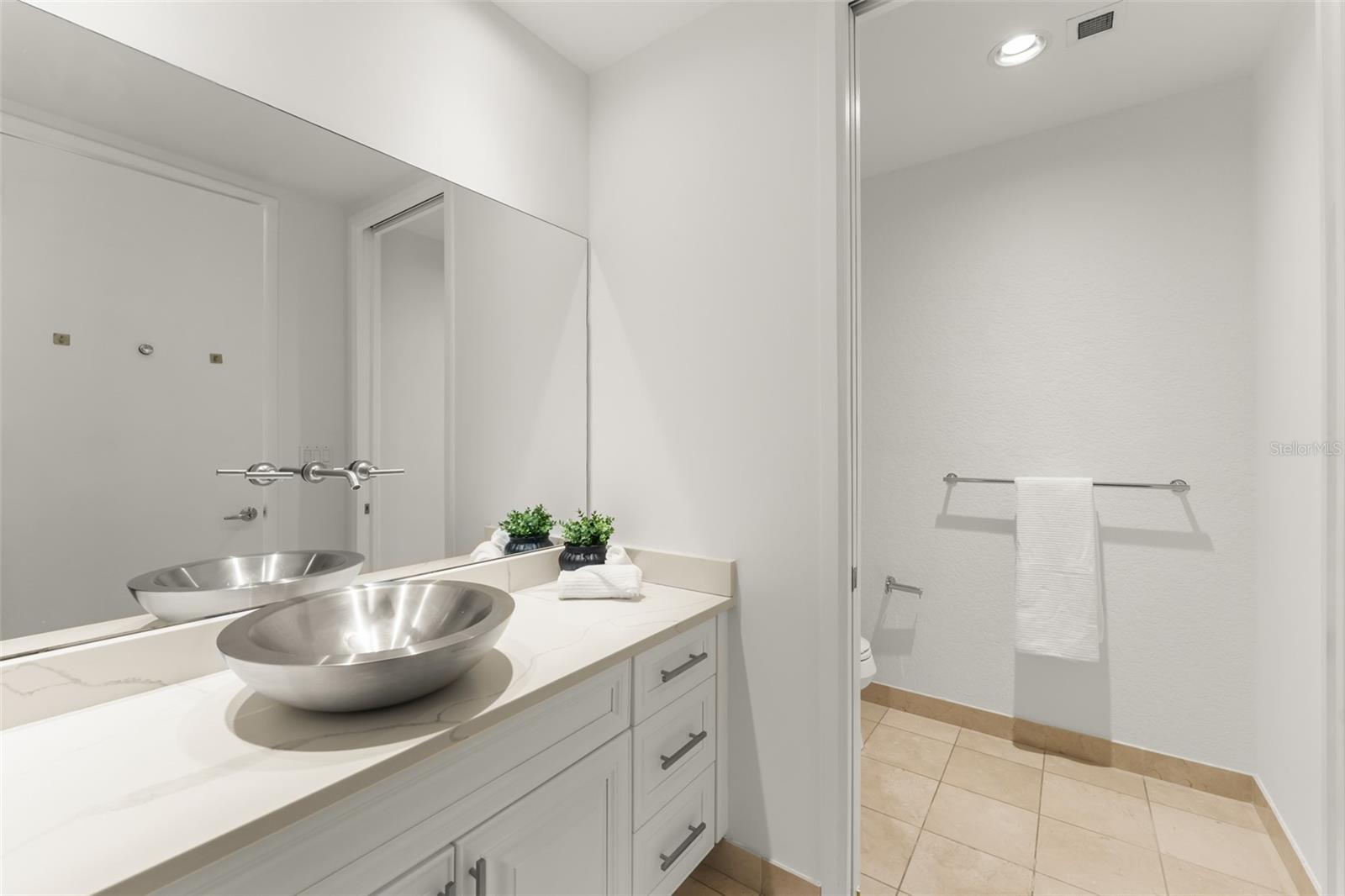 150 E Robinson St #ph3504 Property Photo 35