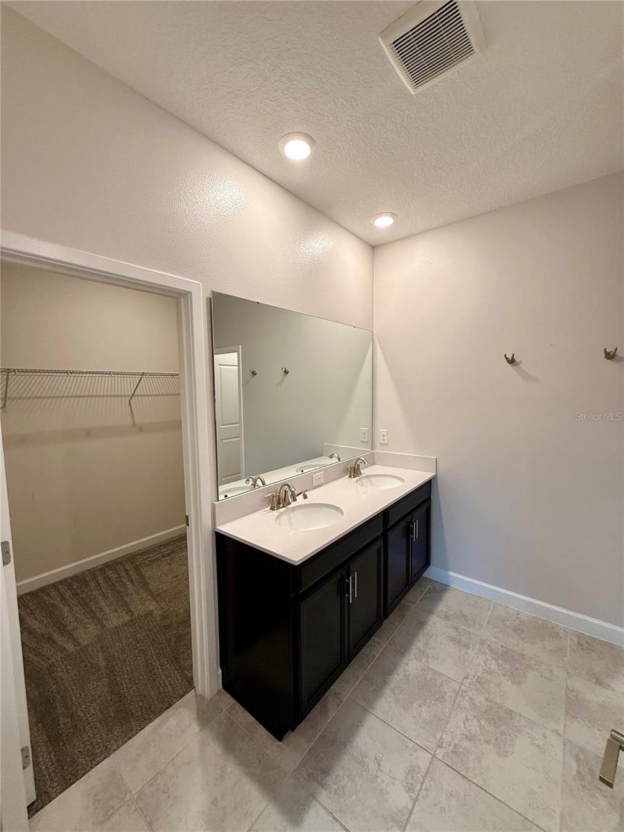 1421 Happy Bird Ln Property Photo 6