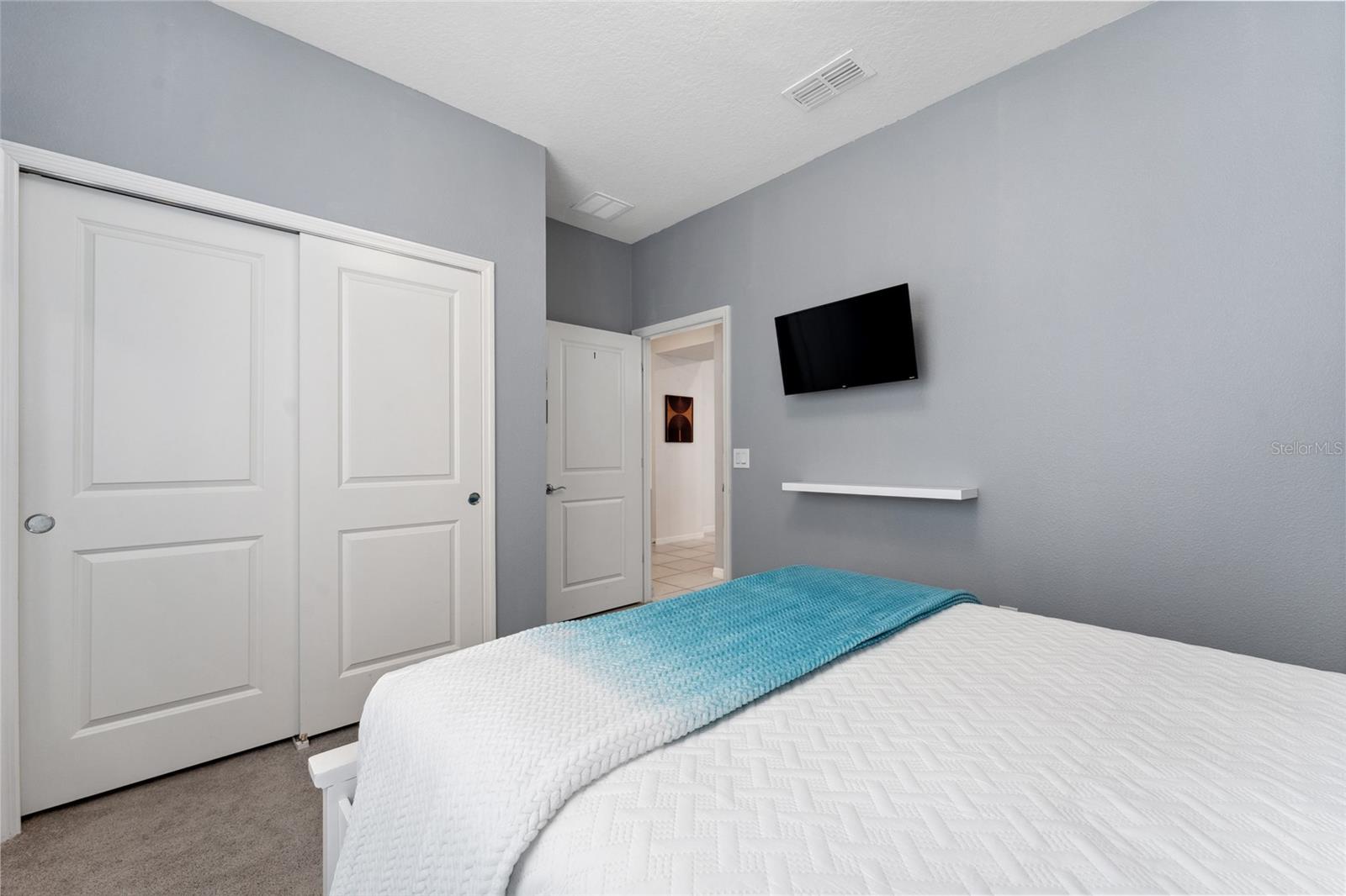 127 Jetty Way Property Photo 4