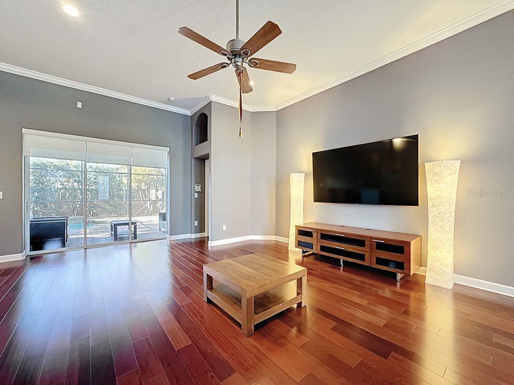 3619 Supreme Ct Property Photo 12