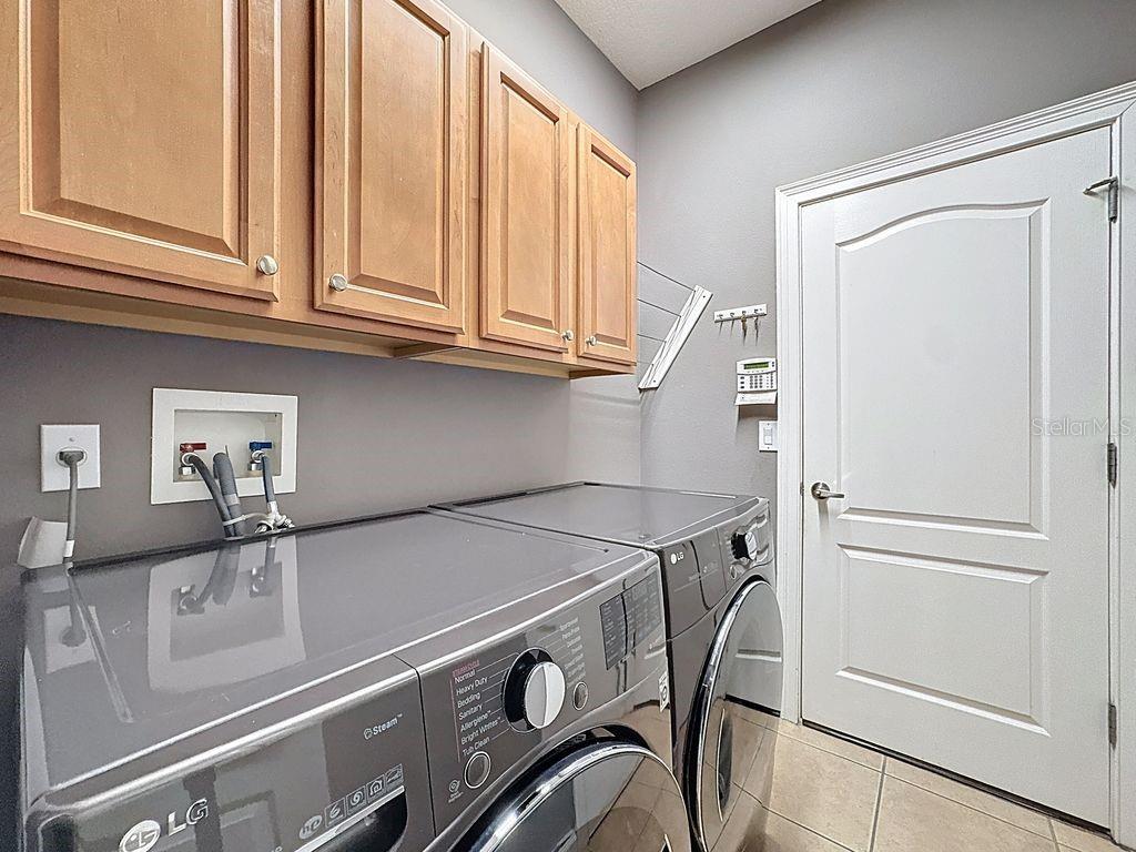 3619 Supreme Ct Property Photo 27