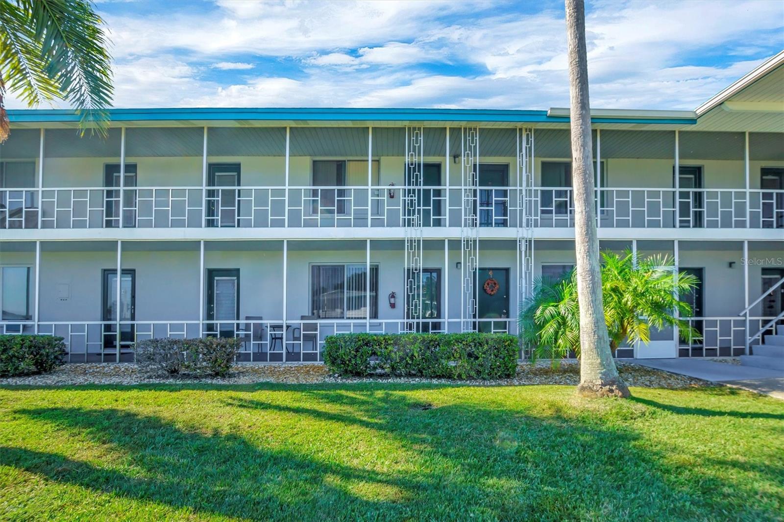 1600 W Lake Parker Dr #d5 Property Photo 3