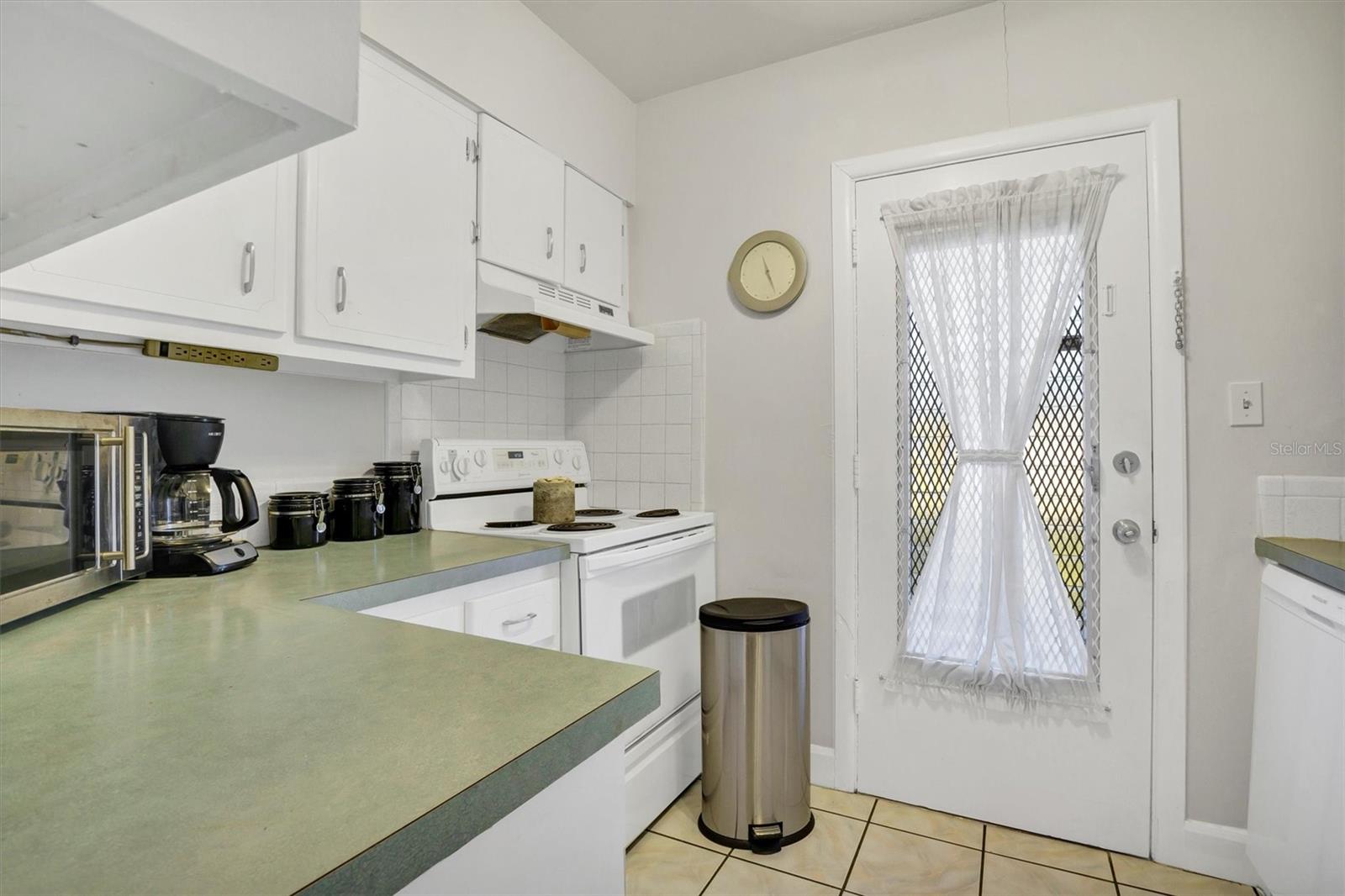 1600 W Lake Parker Dr #d5 Property Photo 7