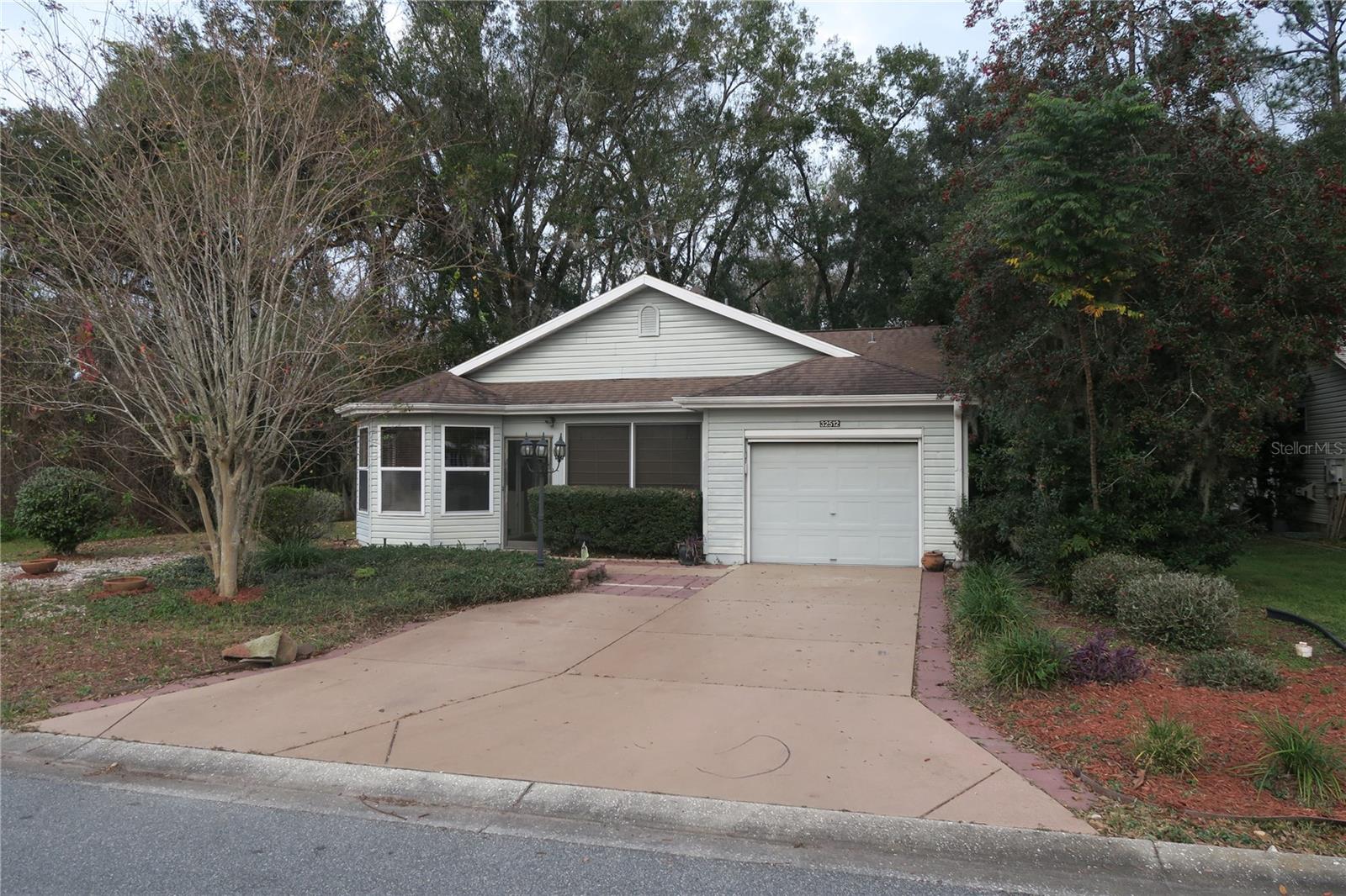 32512 Oak Park Dr Property Photo 1