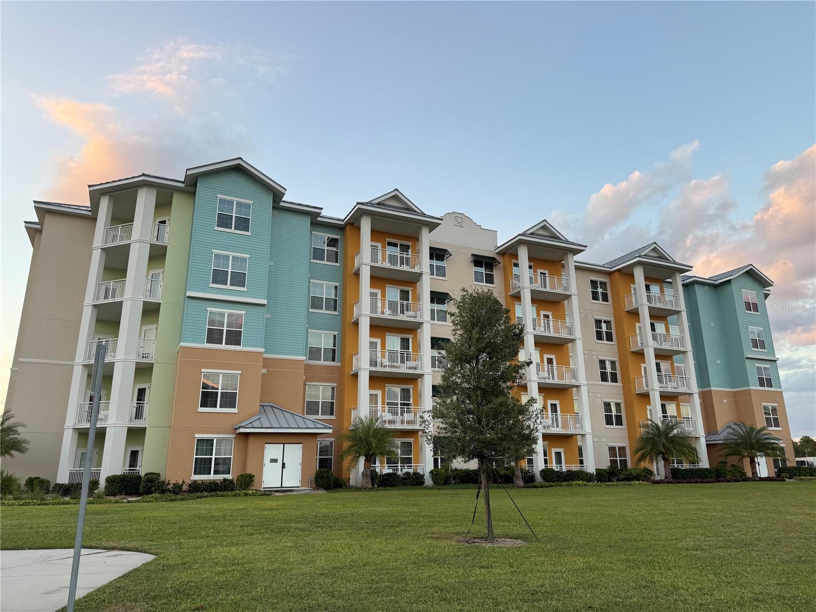 3151 SUNSET WALK DR #516