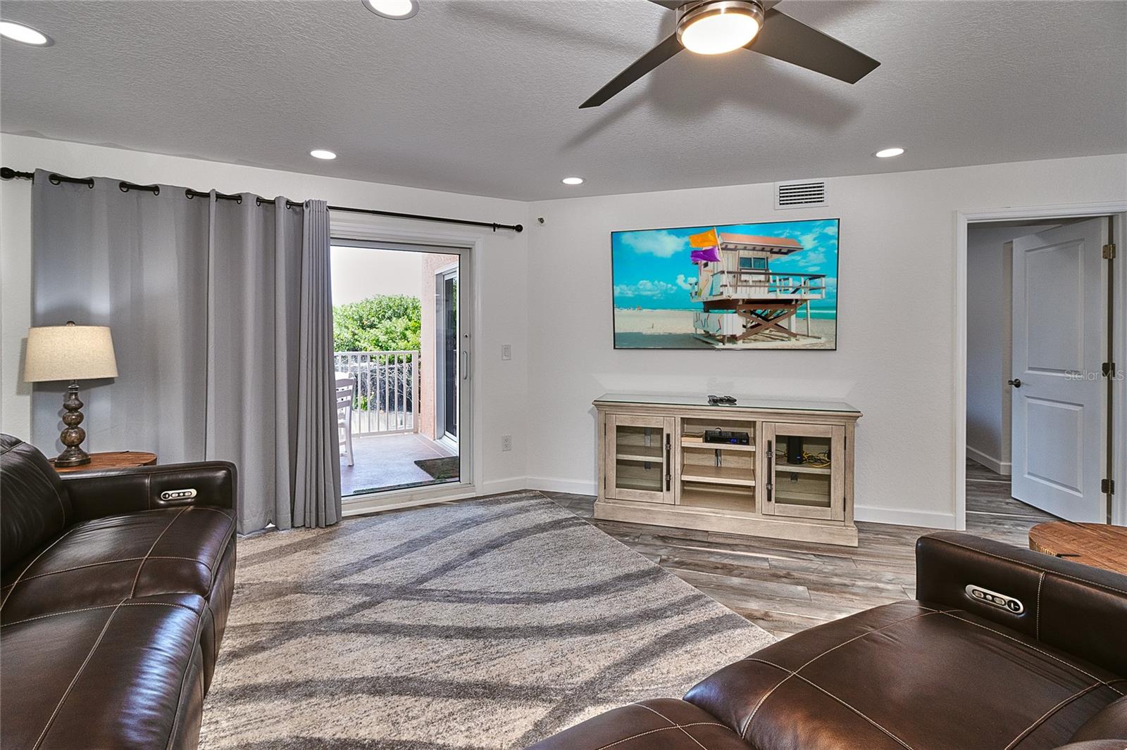 18400 Gulf Blvd #1206 Property Photo 23