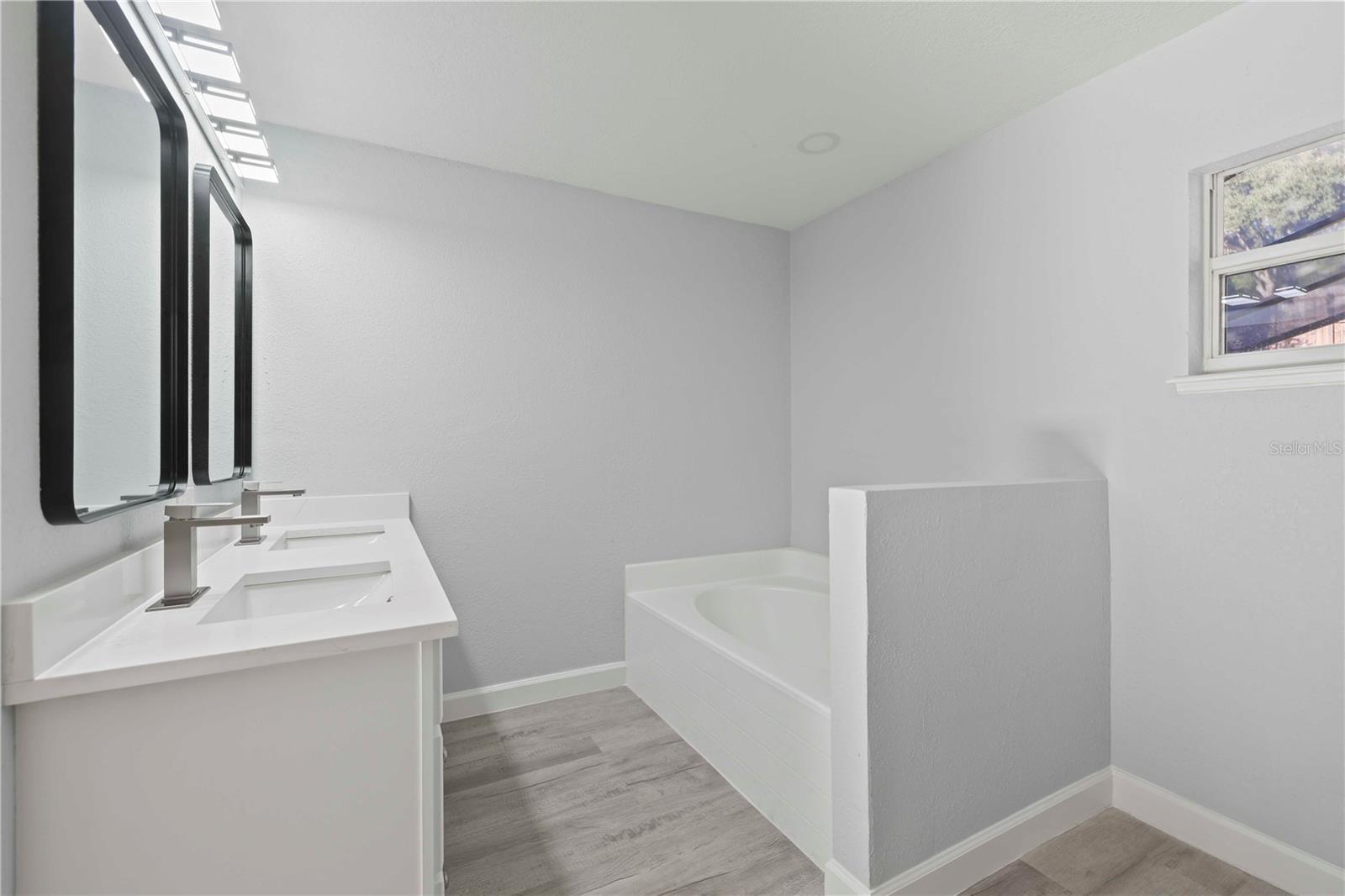 941 Jayhil Dr Property Photo 21