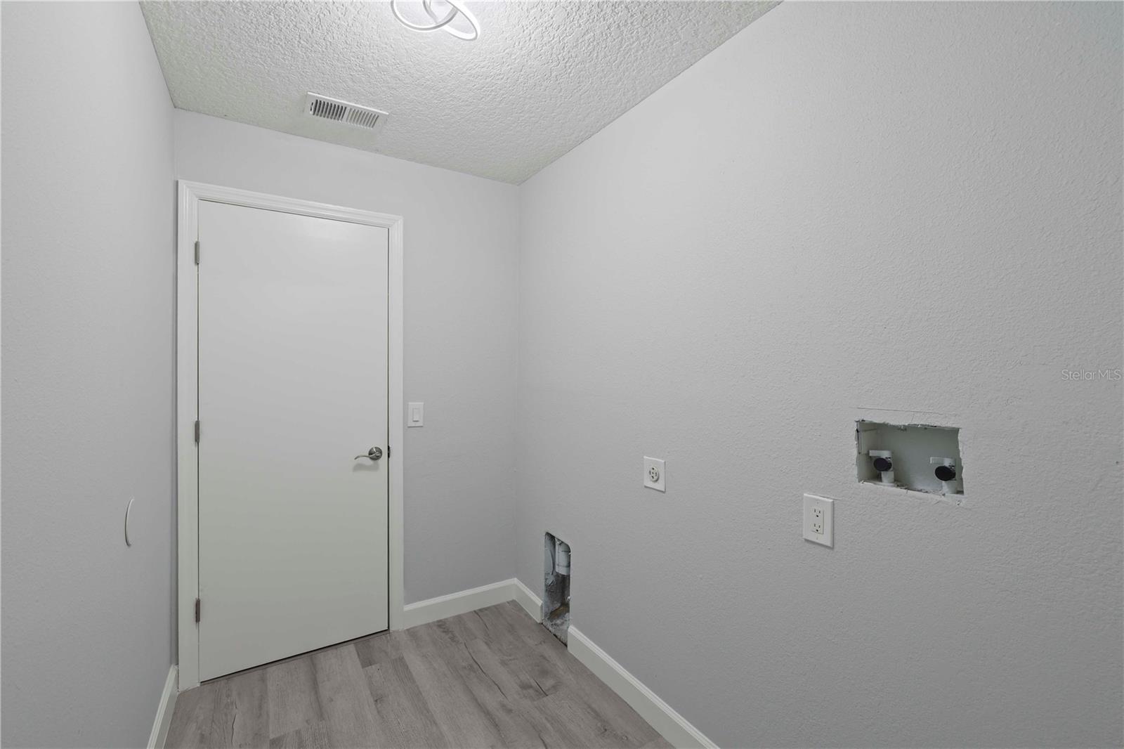 941 Jayhil Dr Property Photo 30