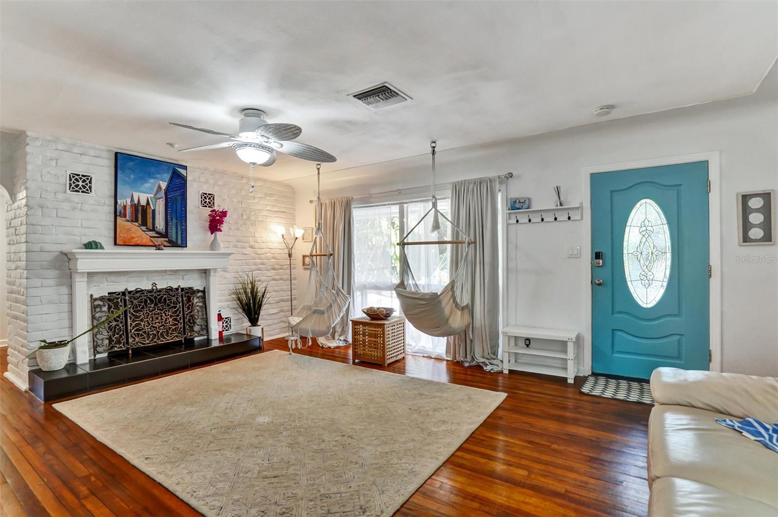 7716 Dartmouth Ave N Property Photo 6