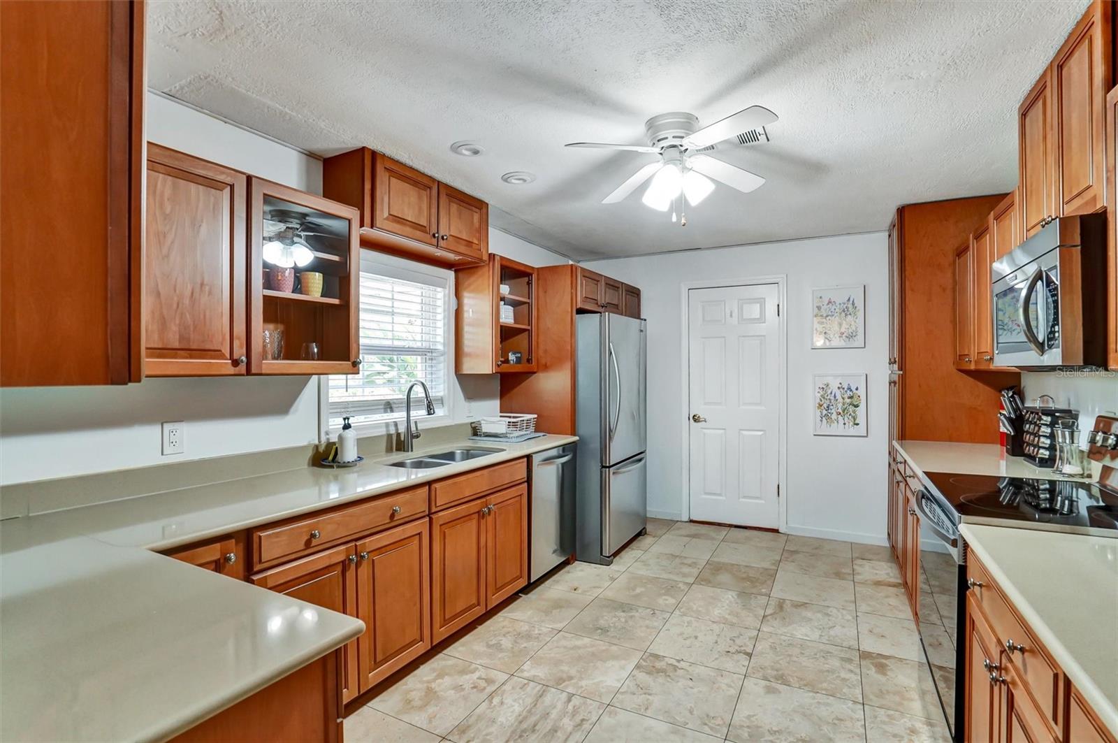 7716 Dartmouth Ave N Property Photo 17