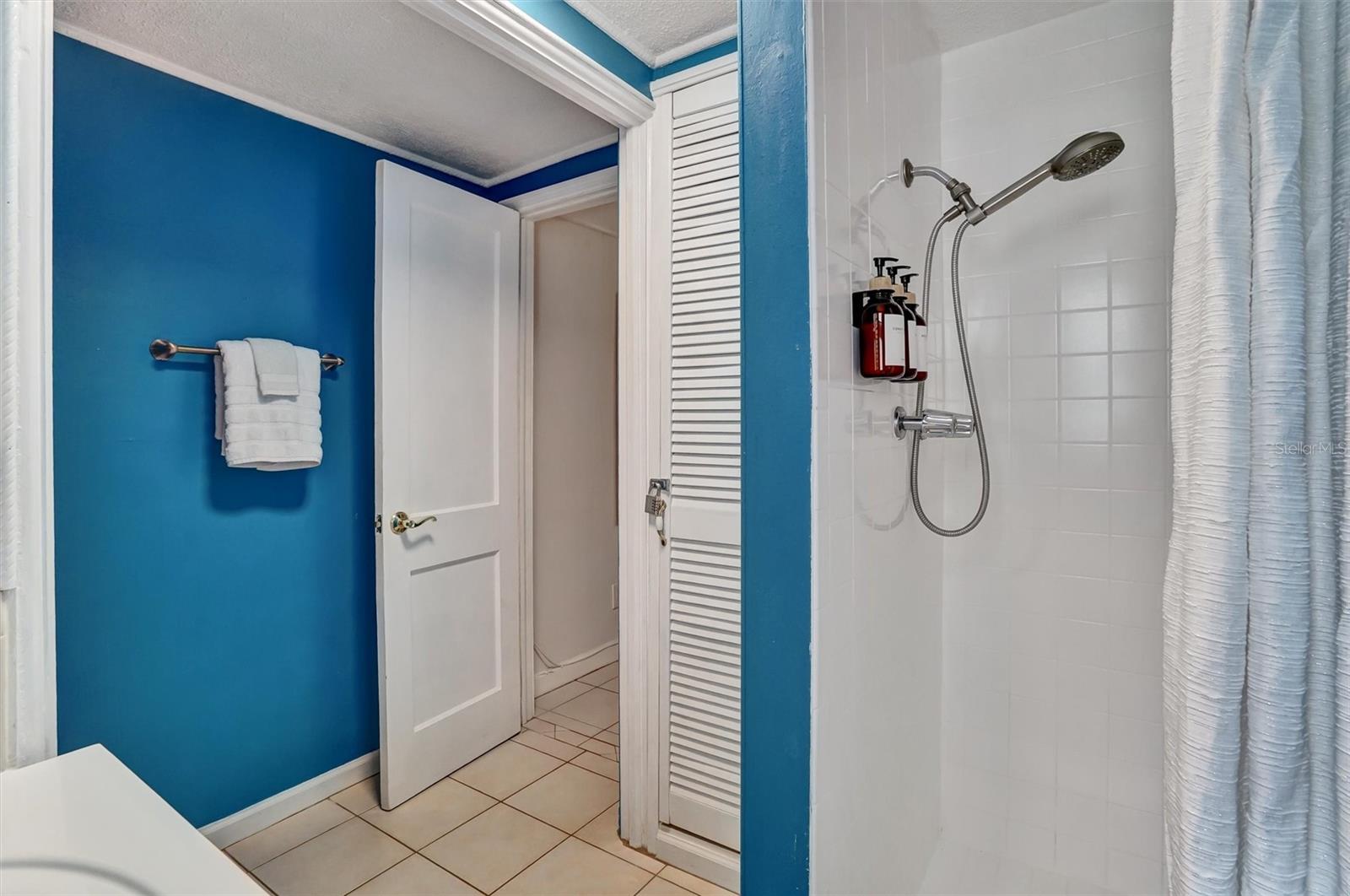 7716 Dartmouth Ave N Property Photo 28