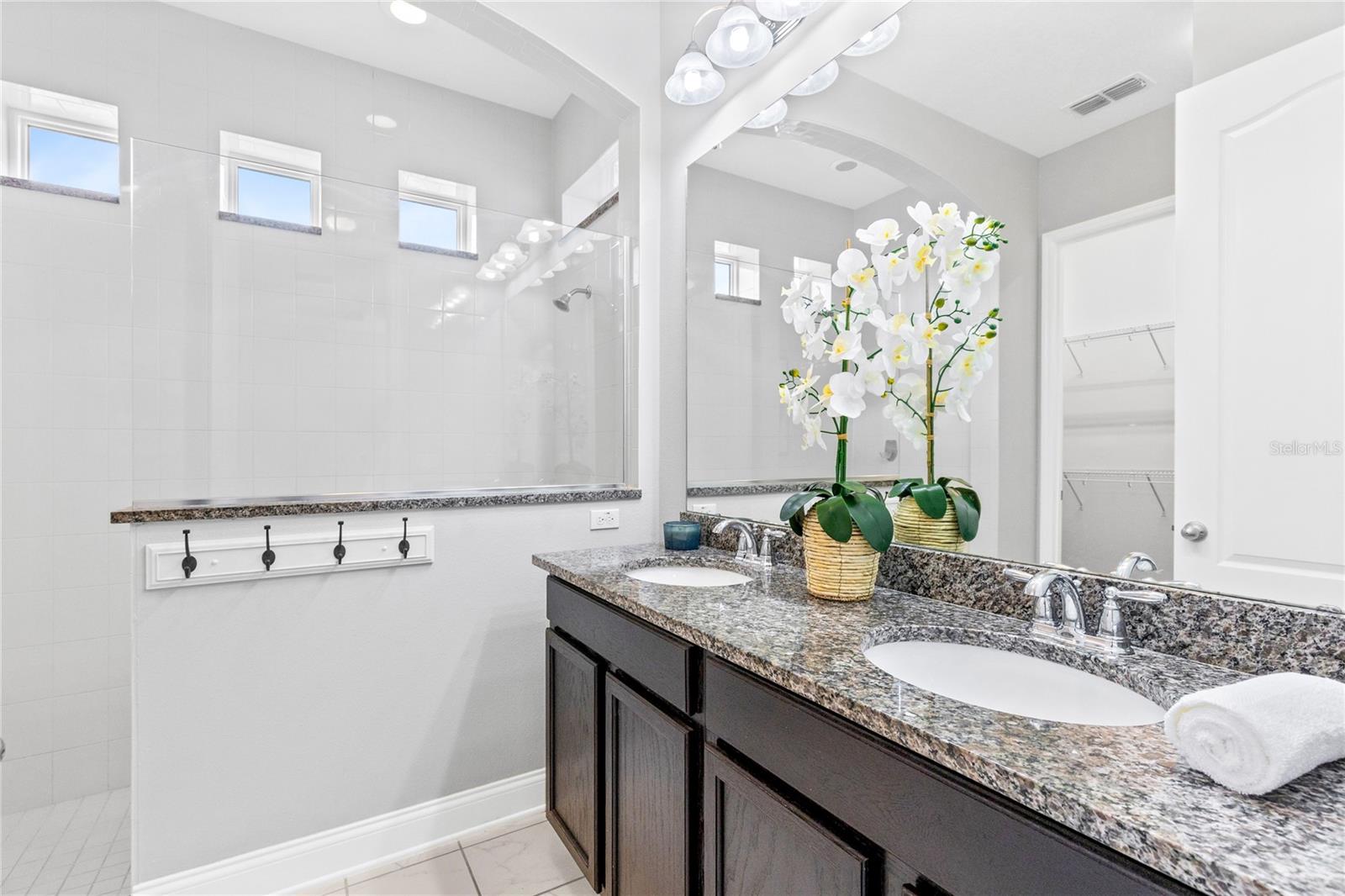 7749 Laureate Blvd Property Photo 12