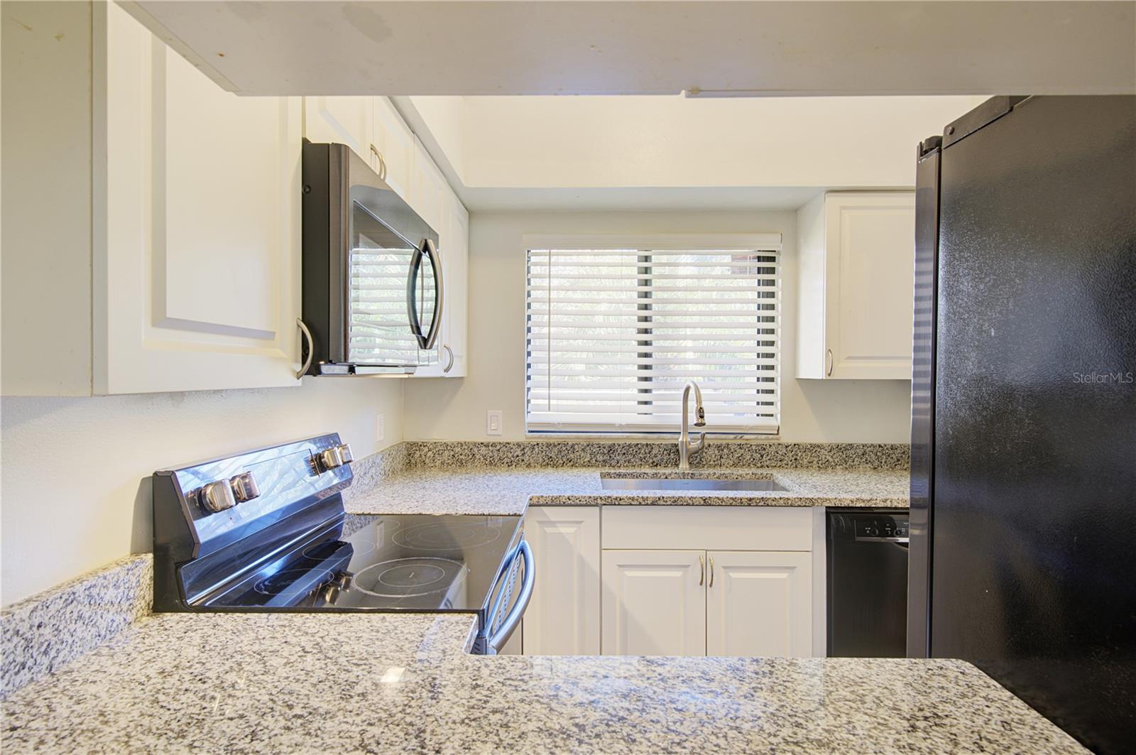 506 Club Dr Property Photo 11