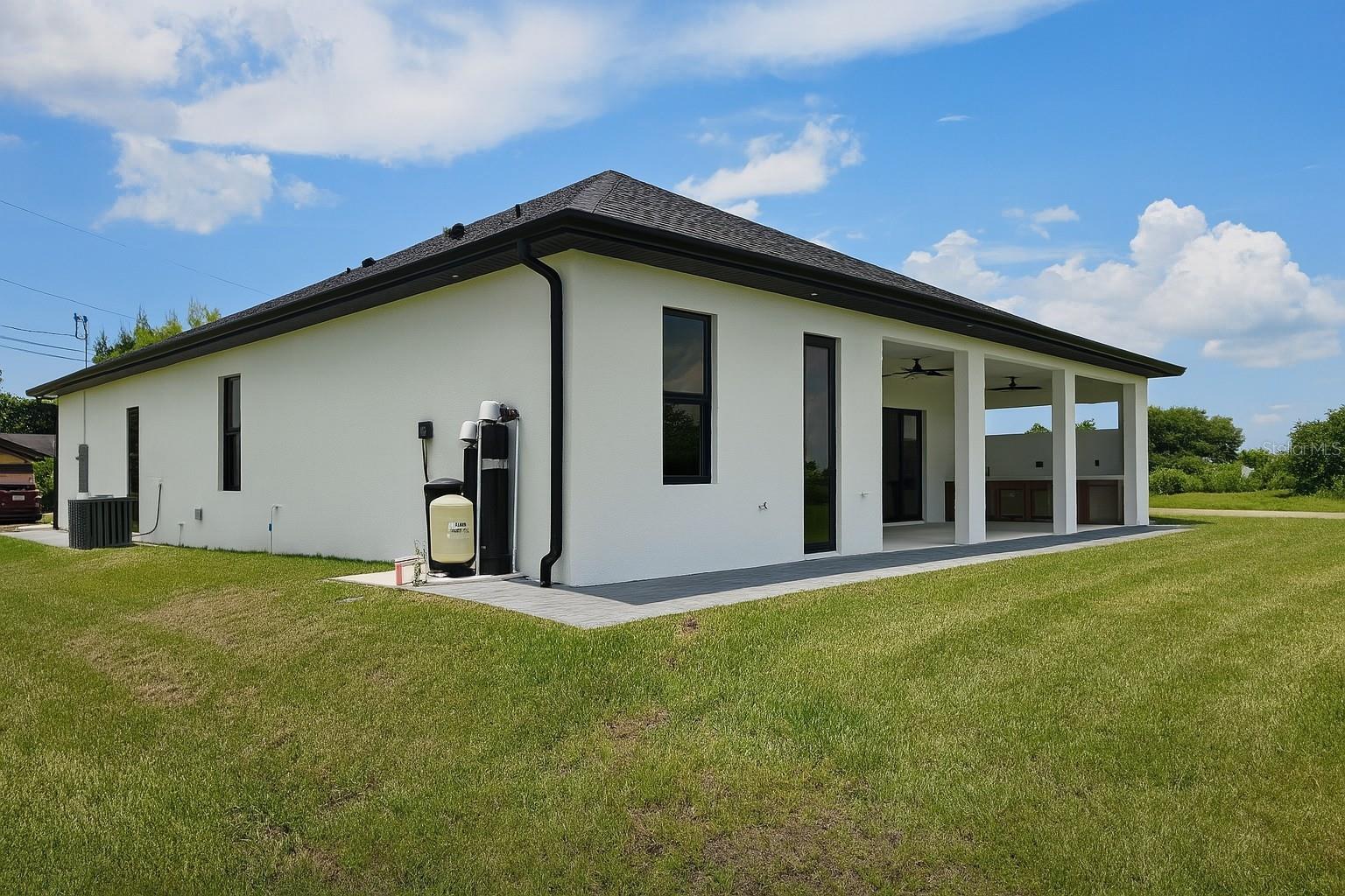 1321 Ne 19 Ter Property Photo 5
