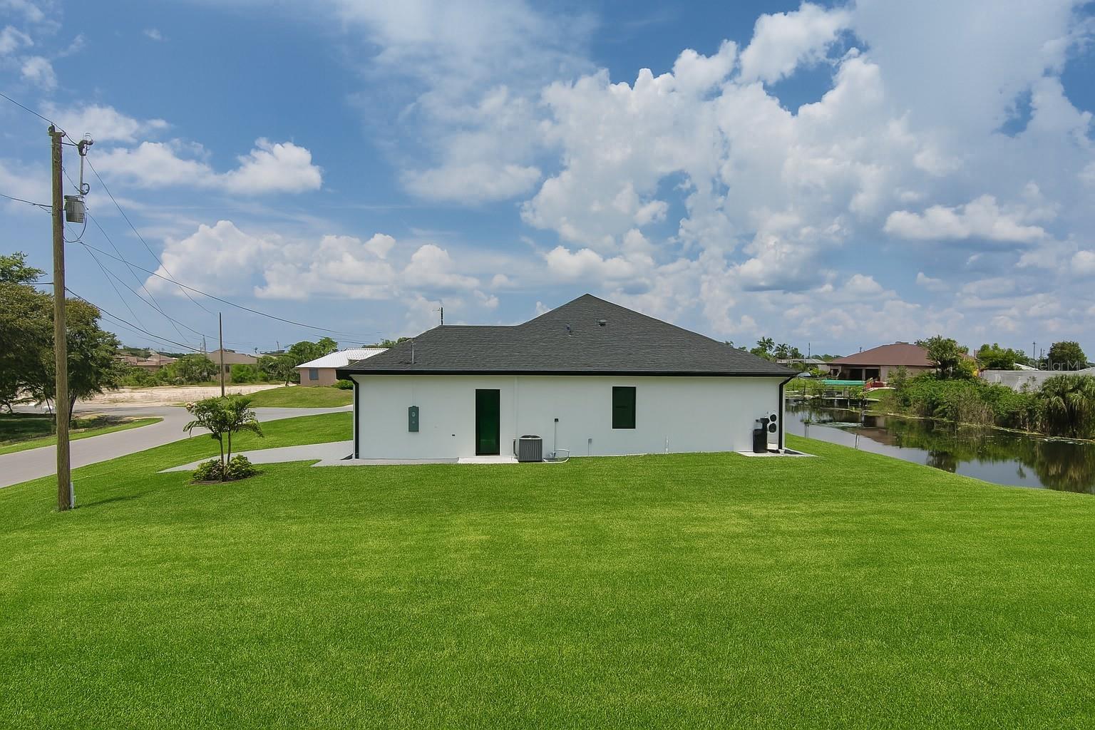 1321 Ne 19 Ter Property Photo 11