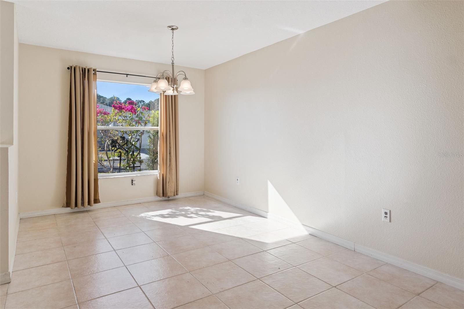 29327 Zeller Ave Property Photo 6