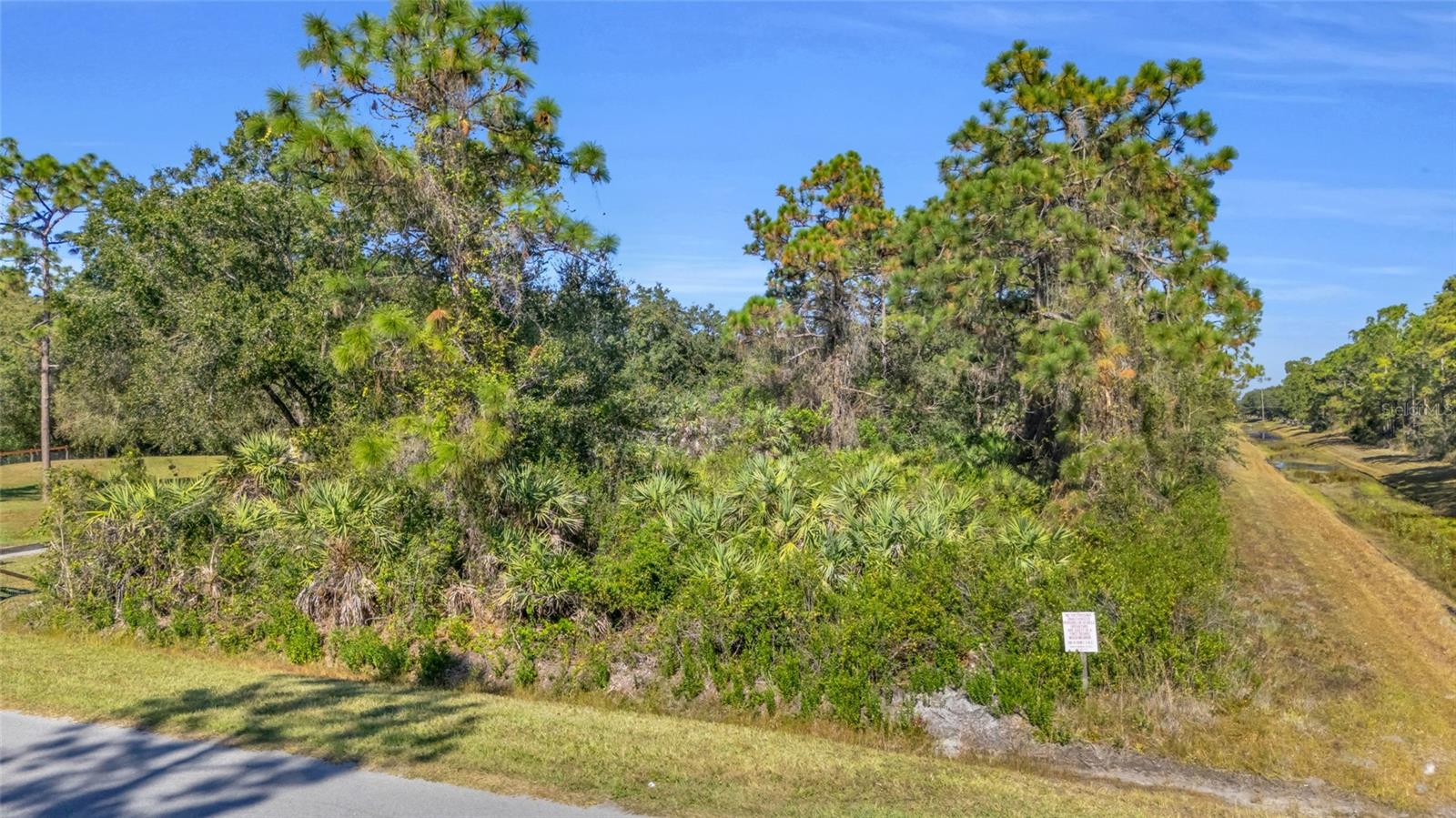 Quinlan St Property Photo 3