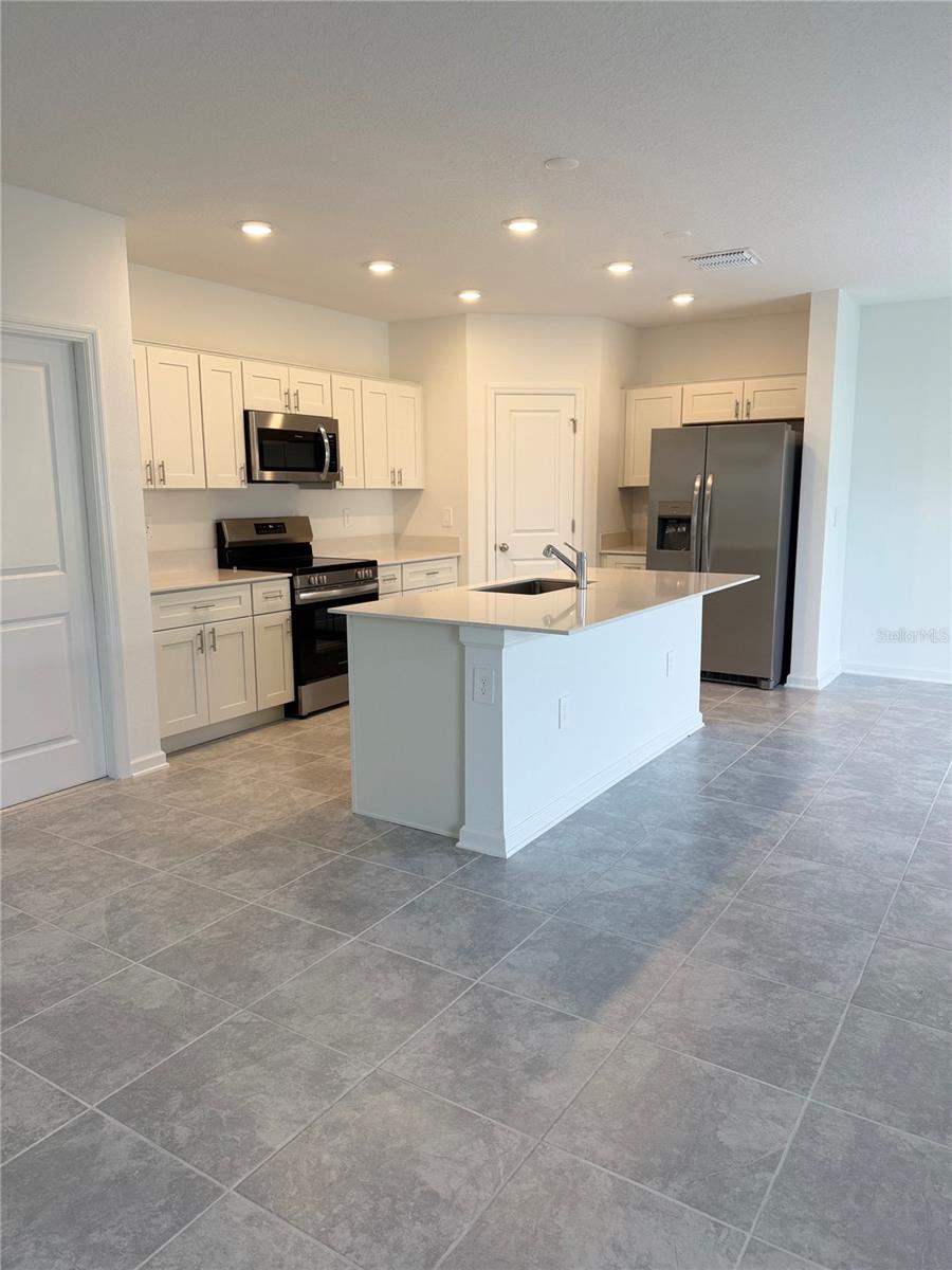 1326 Deepwater Cir Property Photo 8