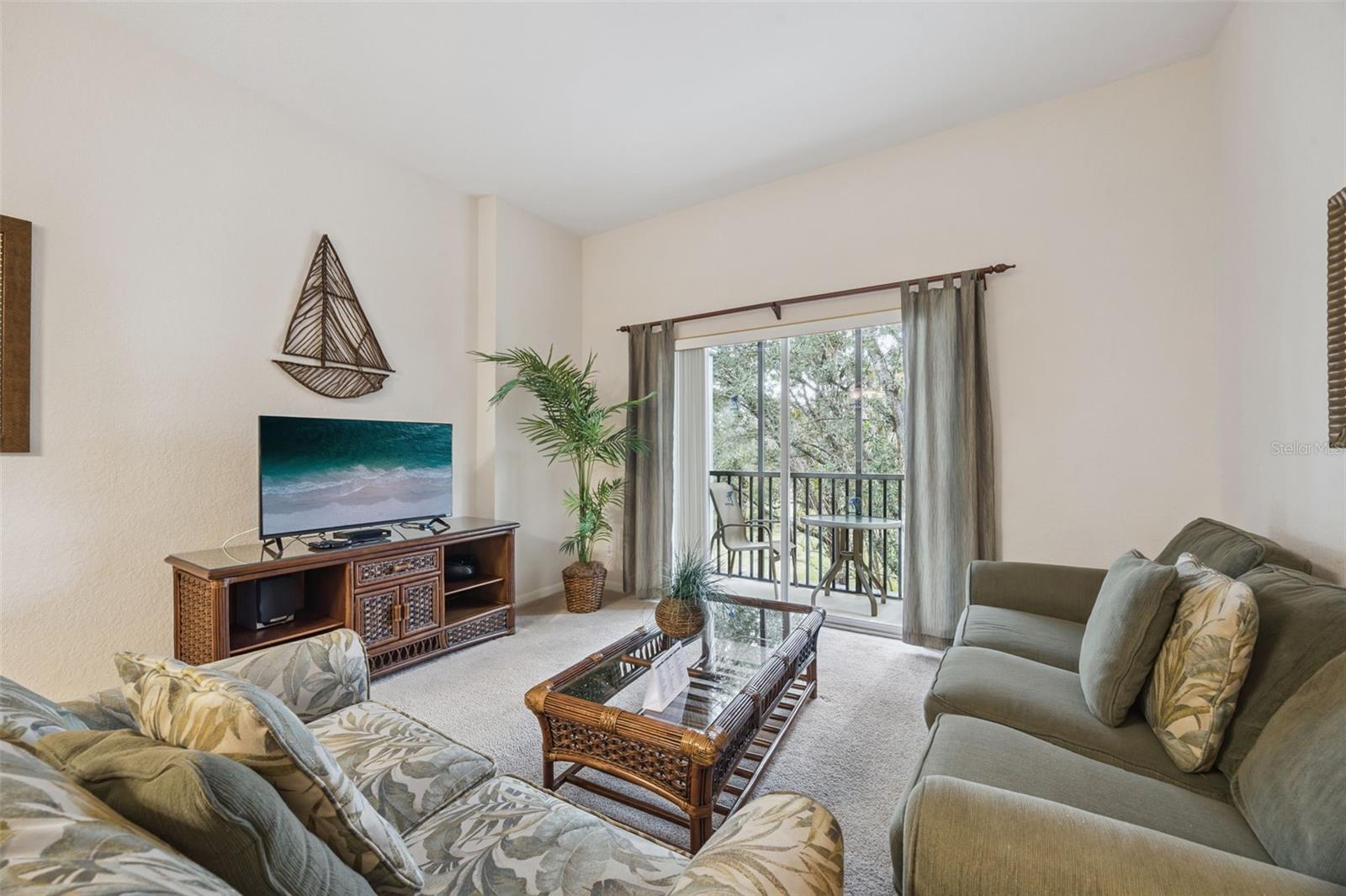 314 Lucaya Loop Property Photo 5