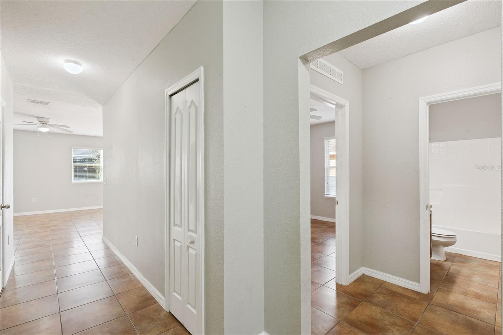 1038 Suffragette Cir Property Photo 14