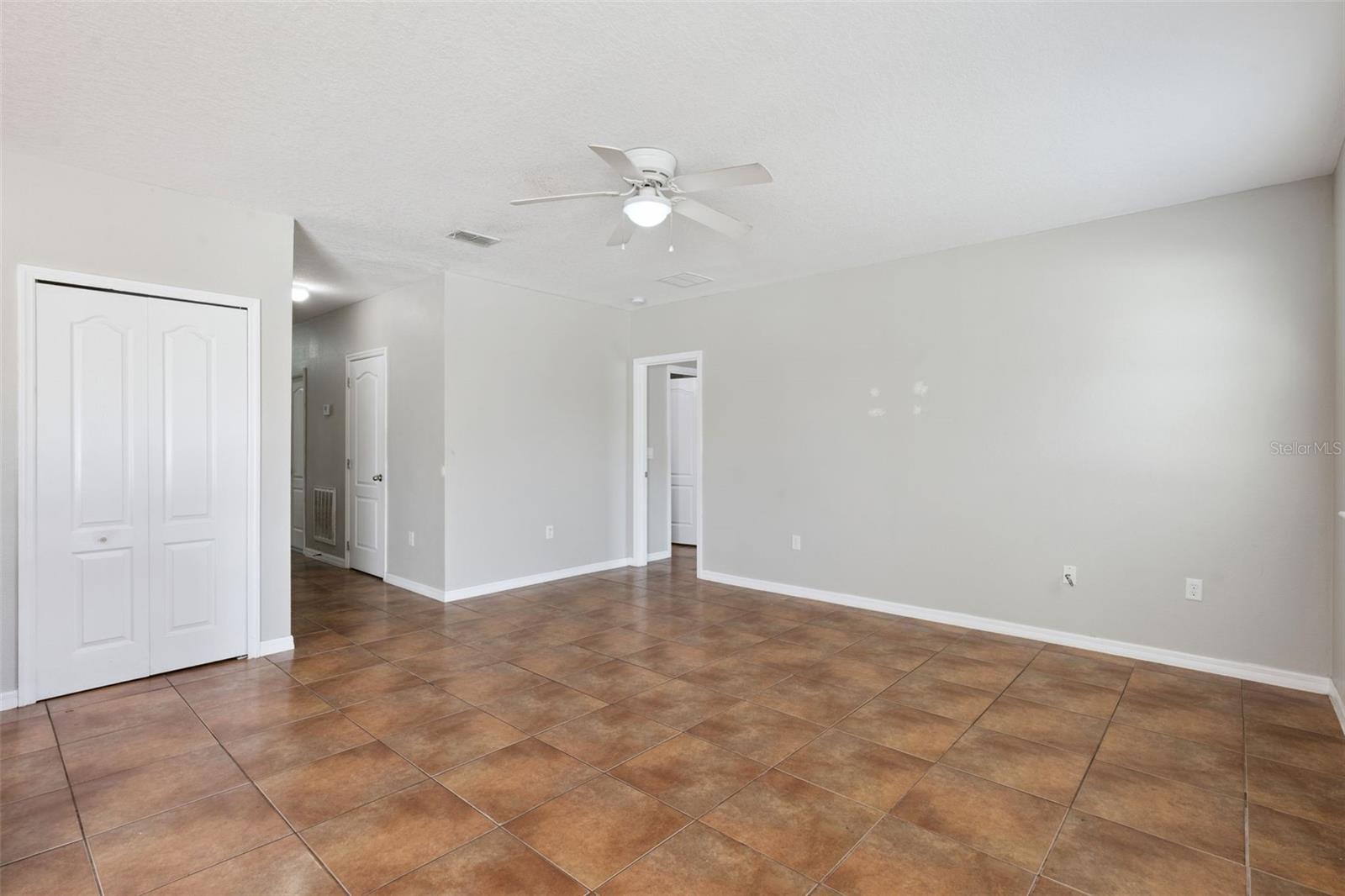 1038 Suffragette Cir Property Photo 15