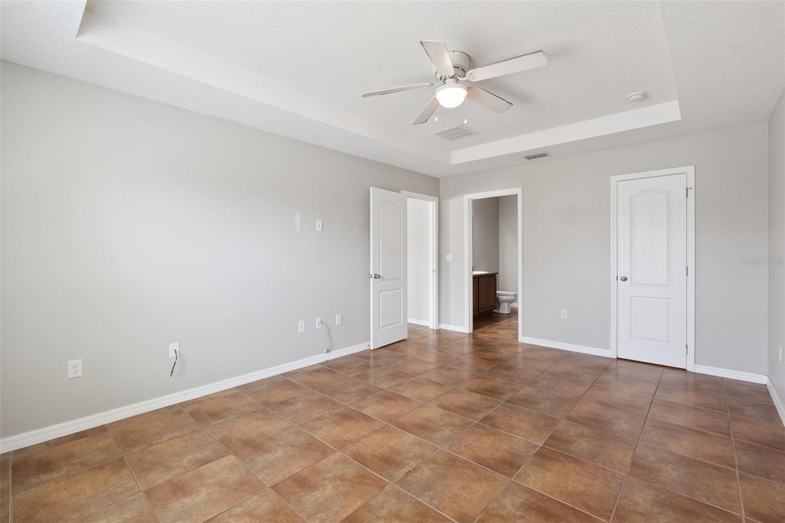 1038 Suffragette Cir Property Photo 17