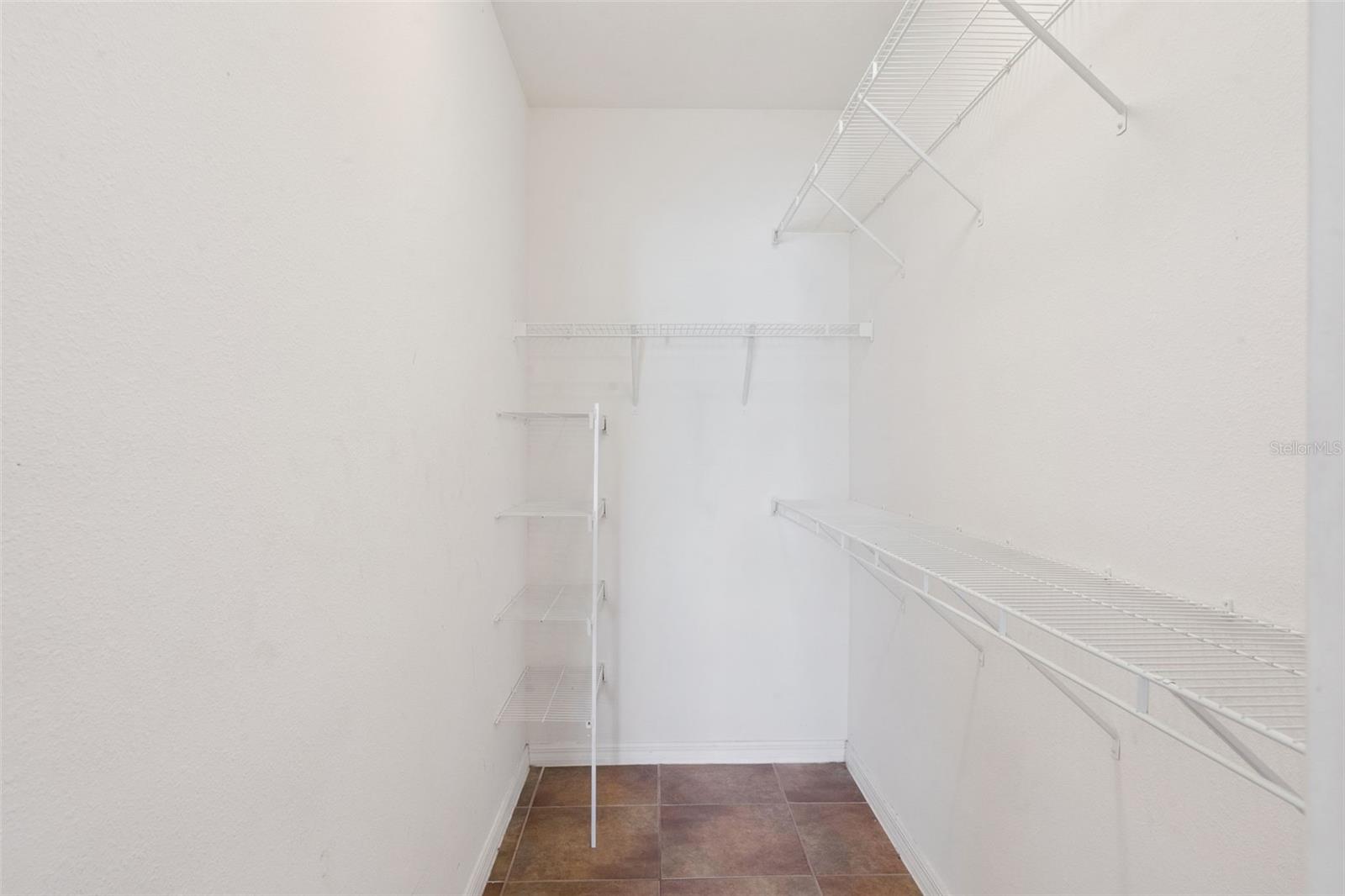 1038 Suffragette Cir Property Photo 28