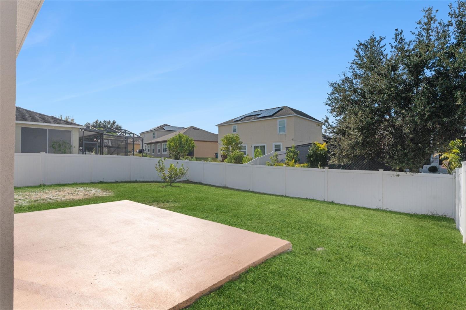 1038 Suffragette Cir Property Photo 29