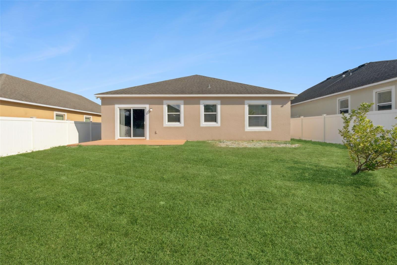 1038 Suffragette Cir Property Photo 30