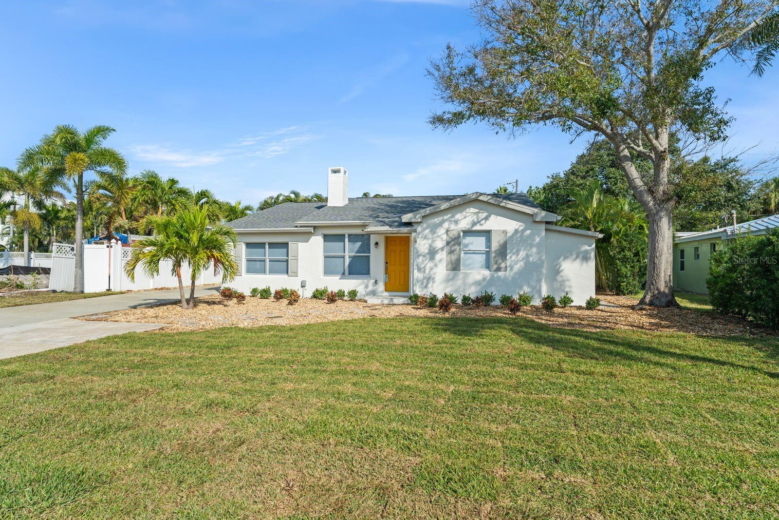 107 4th St Property Photo 1