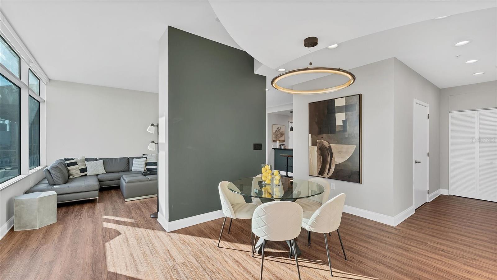 525 E Jackson St #p3 Property Photo 14